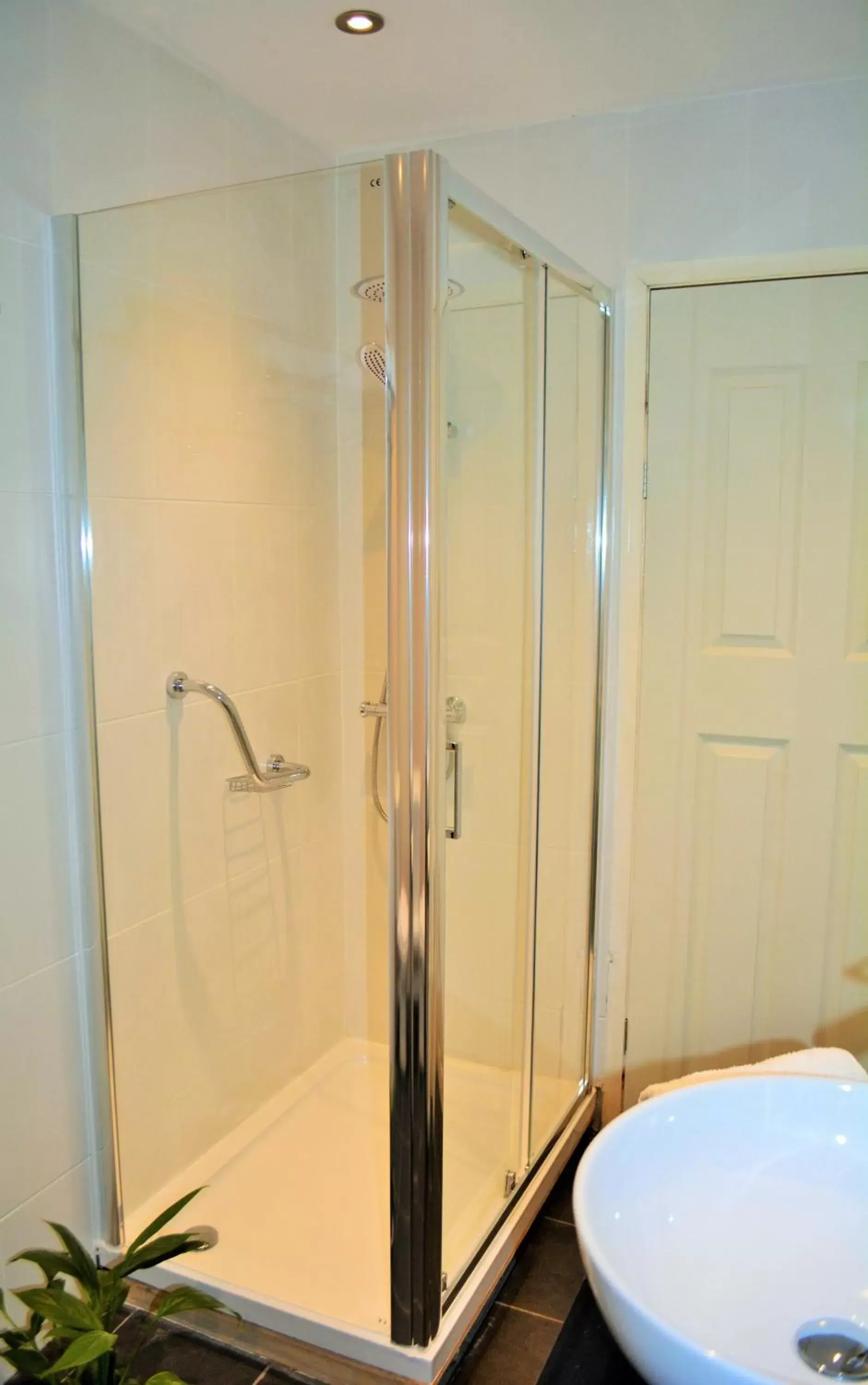Shower, Bathroom in Four Saints Brig Y Don Hotel