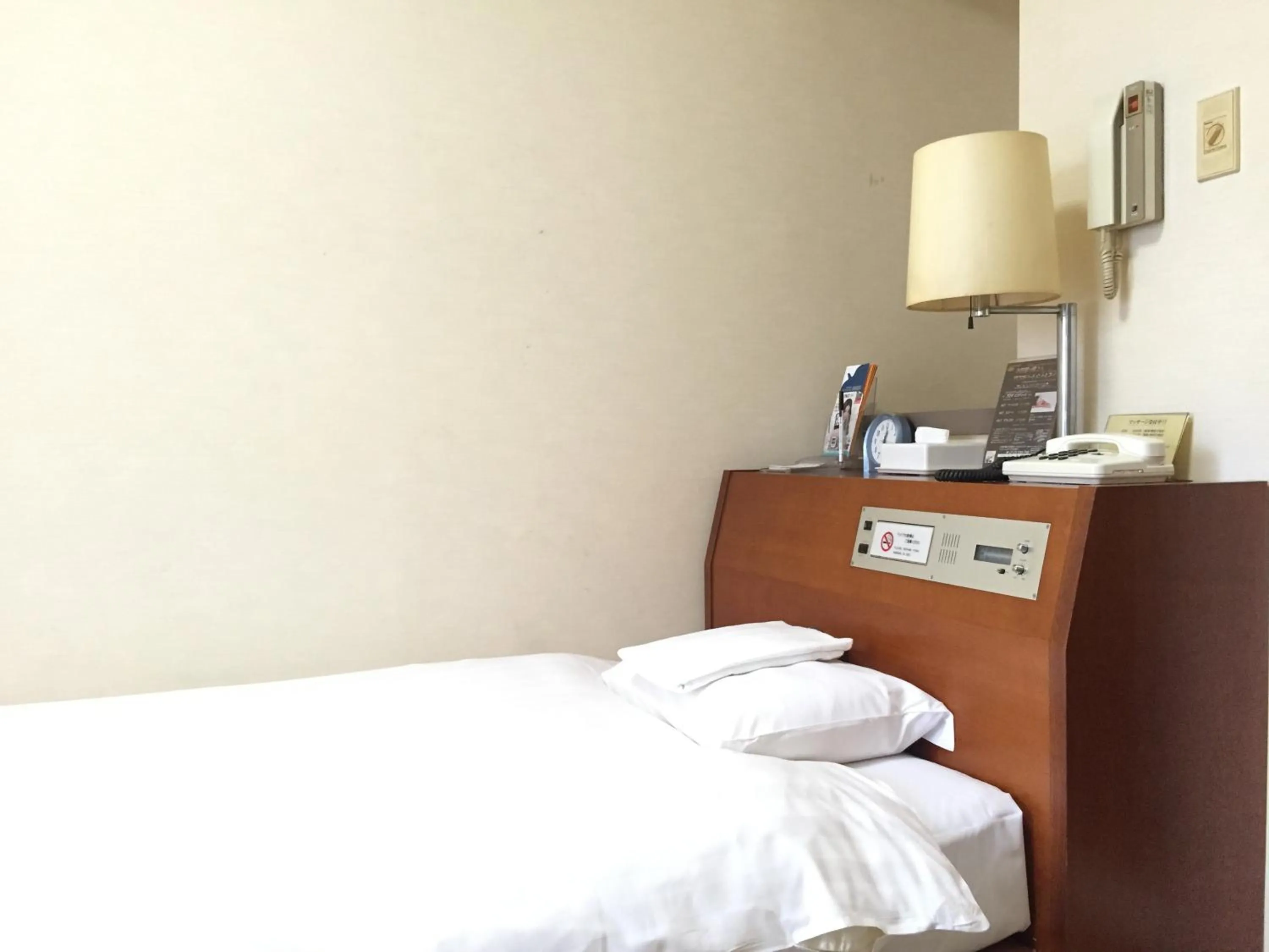 Bed in Sky Heart Hotel Kawasaki