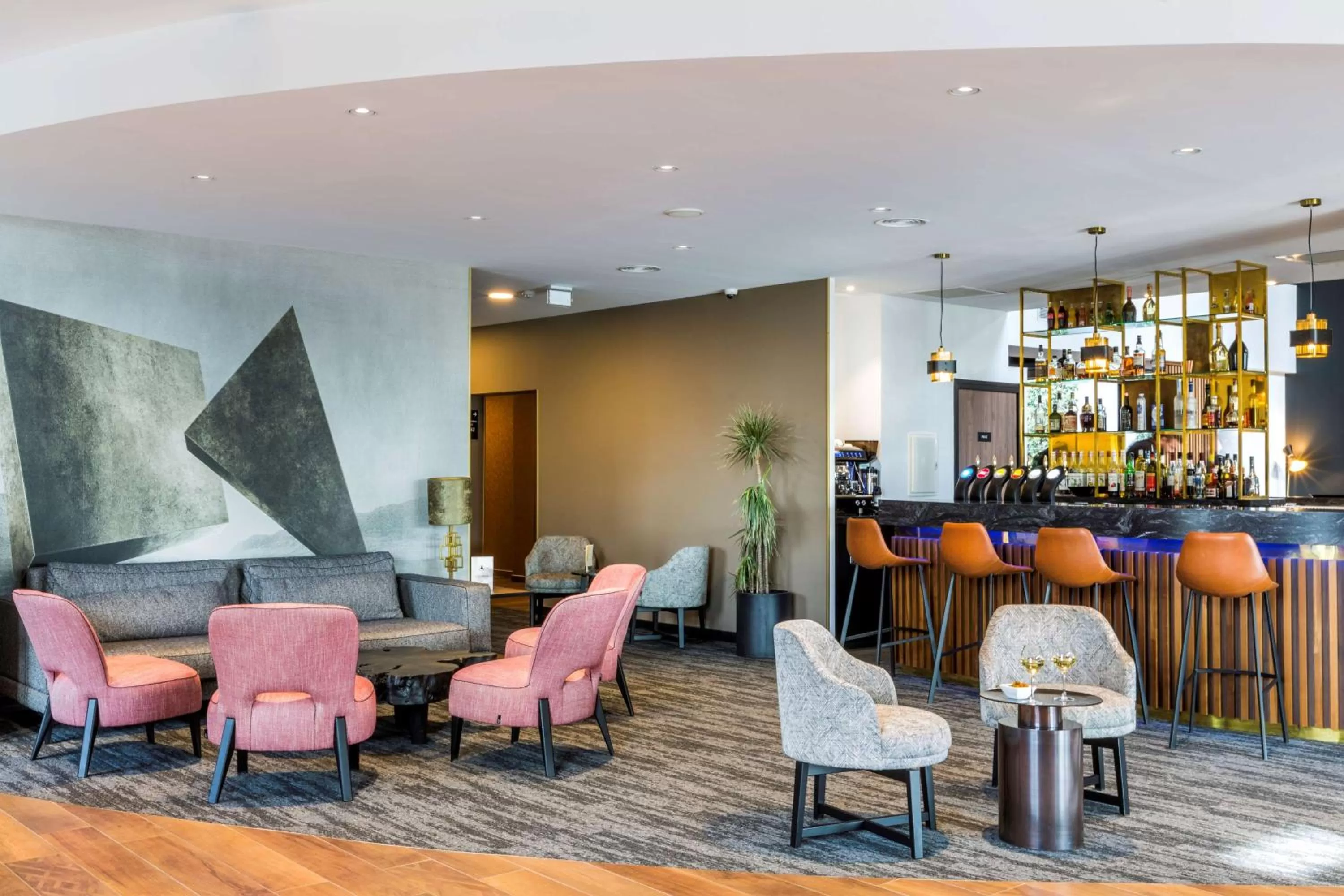 Lobby or reception in Best Western L'Aquarium Arras Nord