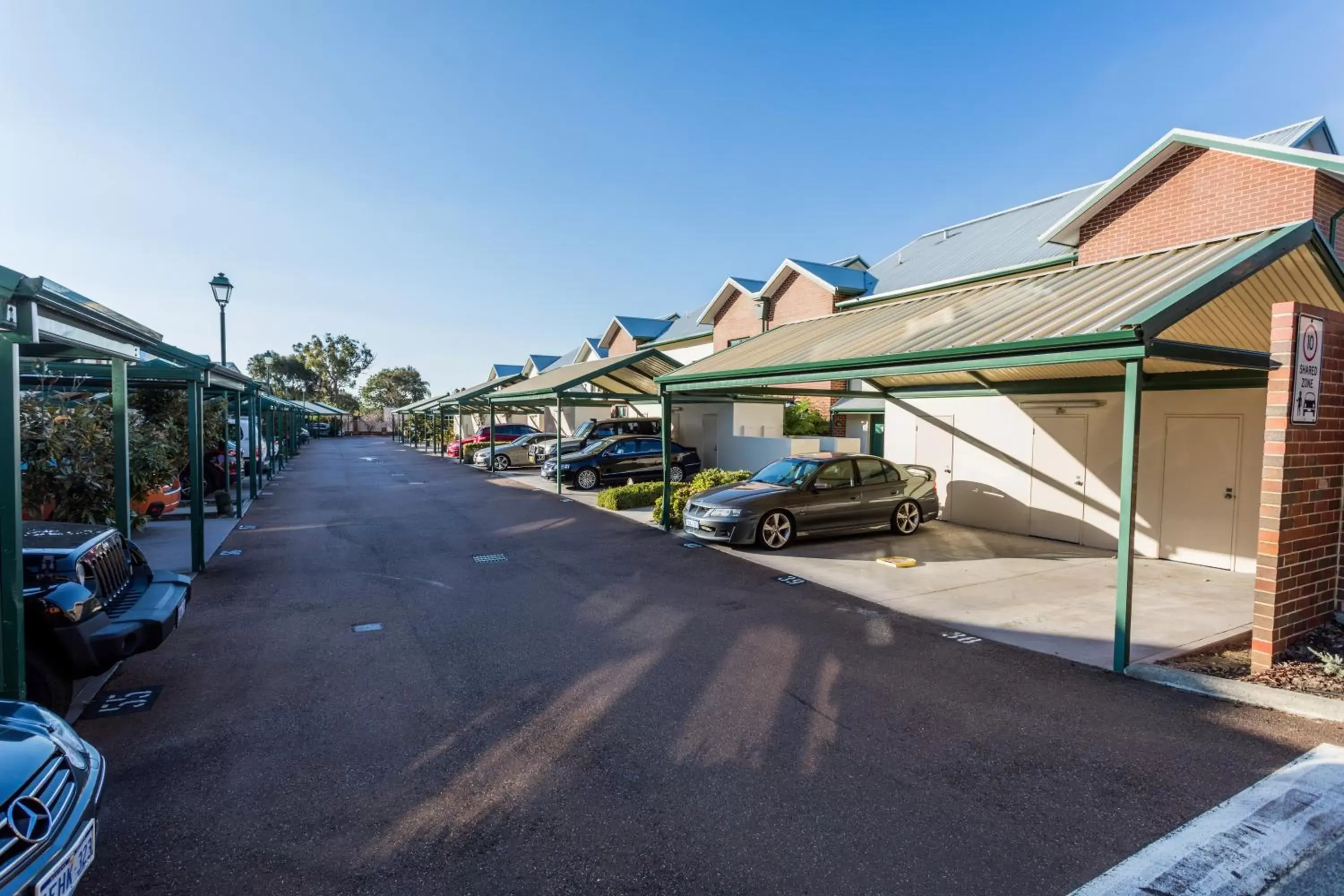 Area and facilities in Perth Ascot Central Apartment Hotel