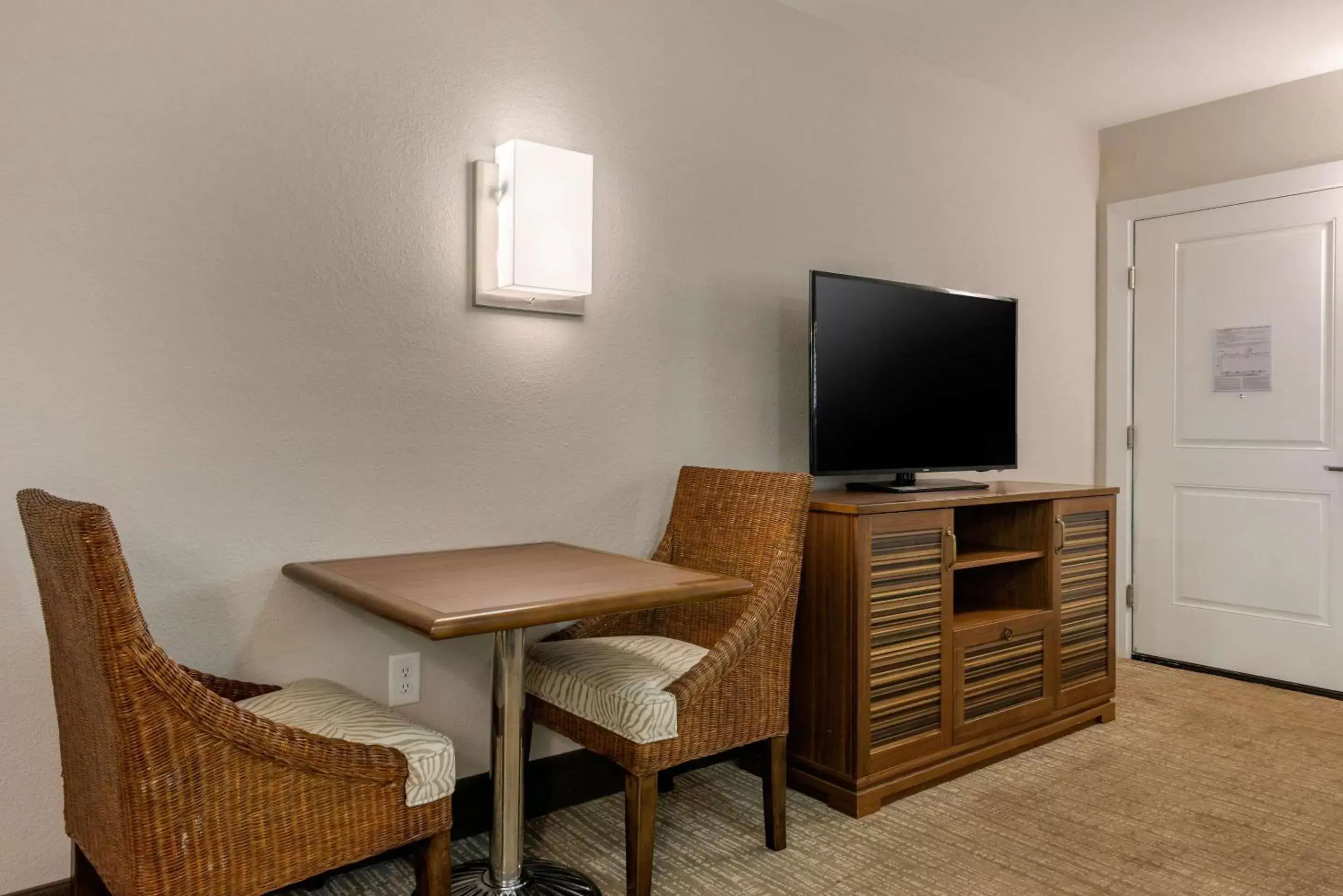 TV and multimedia, TV/Entertainment Center in Seafarer Inn & Suites, Ascend Hotel Collection