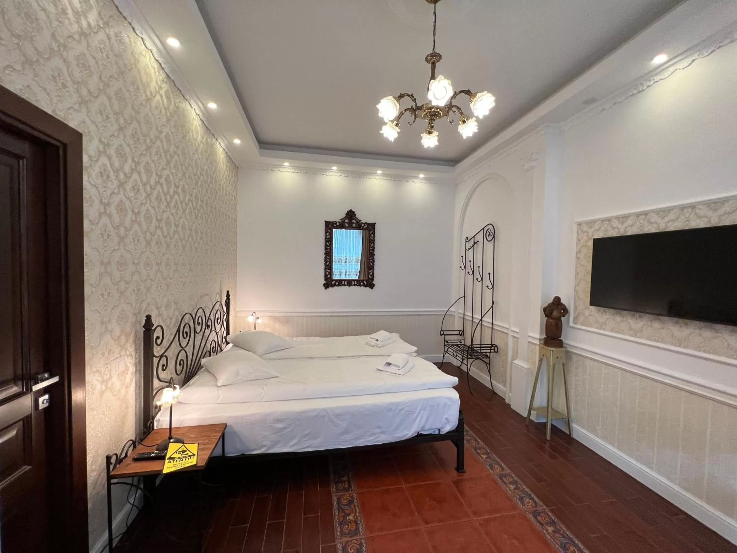 Photo of the whole room, Bed in Hotel Boutique Cathedral Plaza Residences room for rent downtown