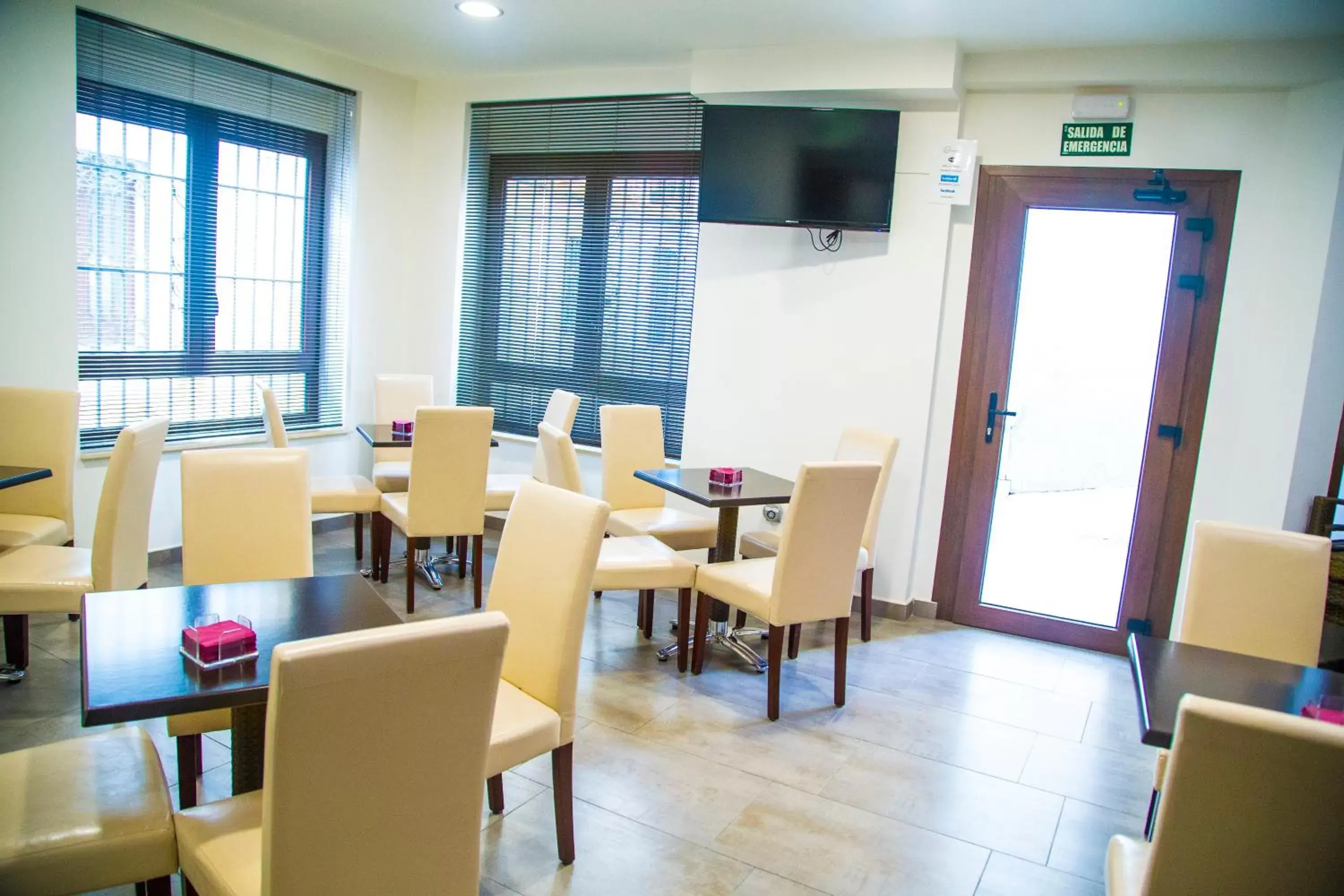 Lounge or bar, Restaurant/Places to Eat in Cordoba Carpe Diem