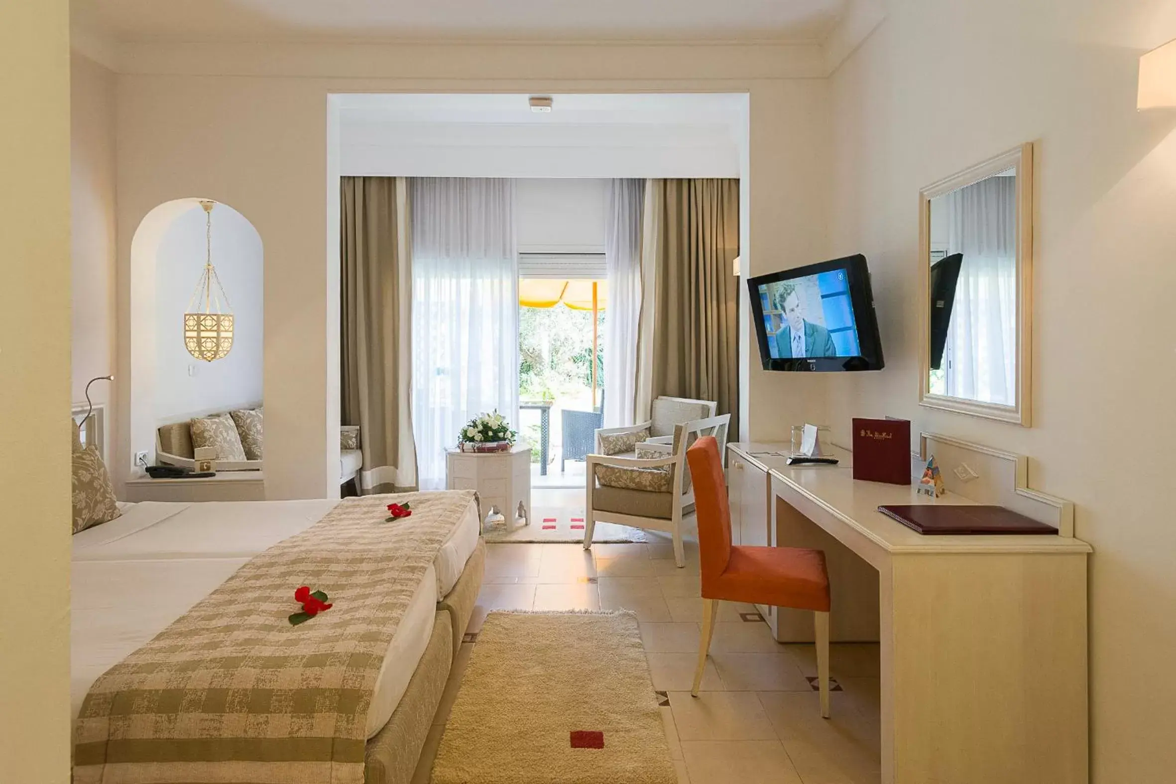 Bedroom, TV/Entertainment Center in The Sindbad