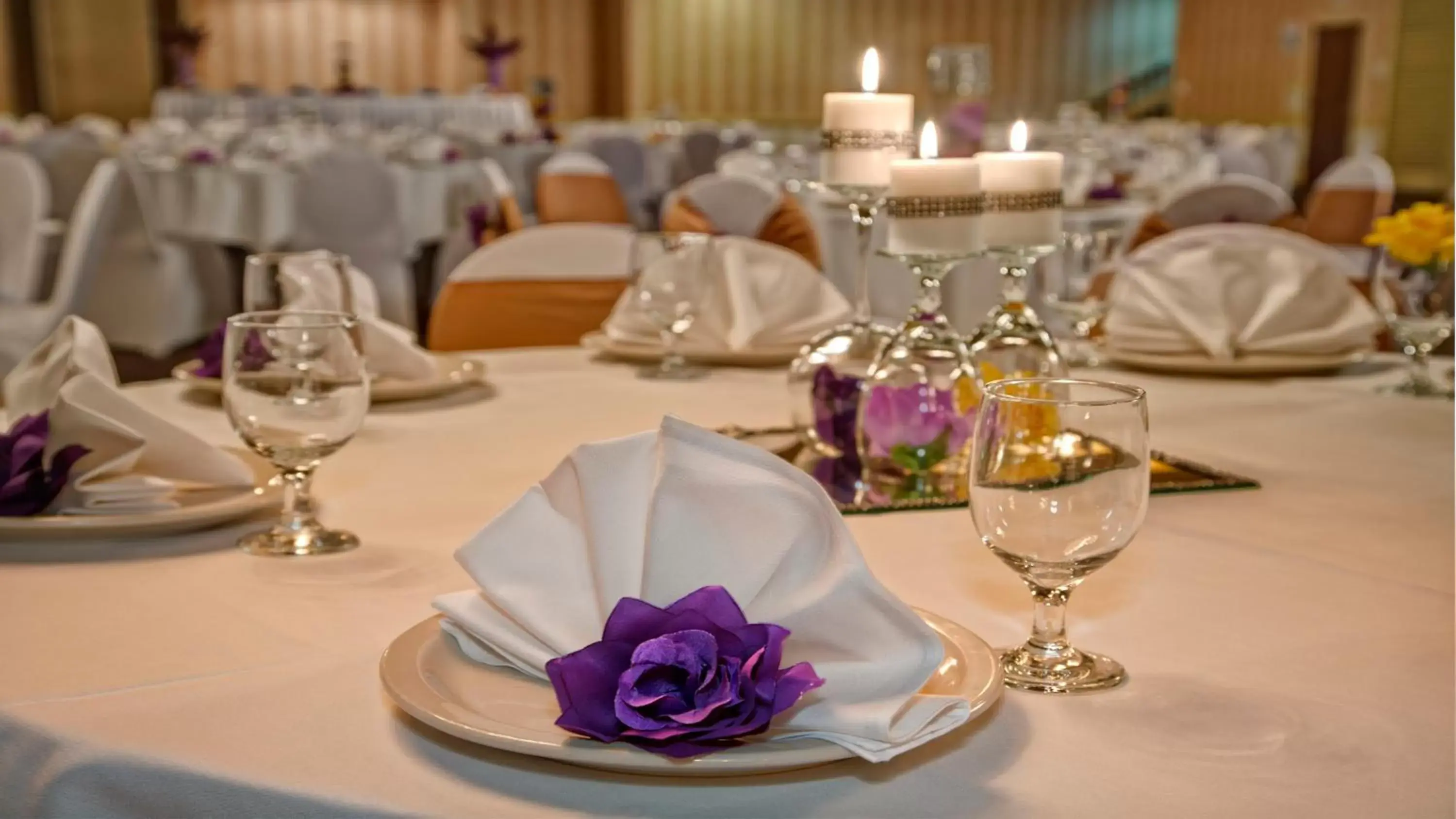 Banquet/Function facilities, Restaurant/Places to Eat in Clarion Hotel & Suites Conference Center Memphis Airport