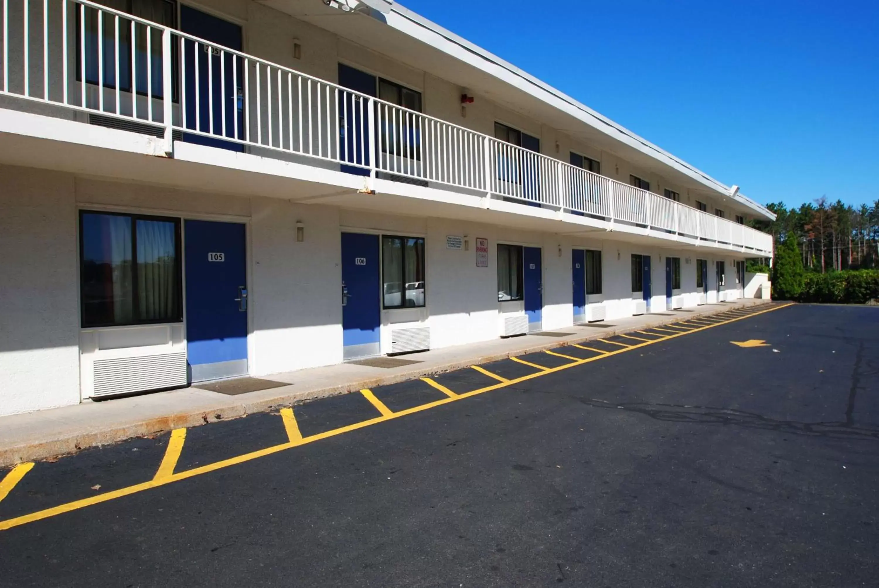 Property building in Motel 6-Chicopee, MA - Springfield Property building in Motel 6-Chicopee, MA - Springfield