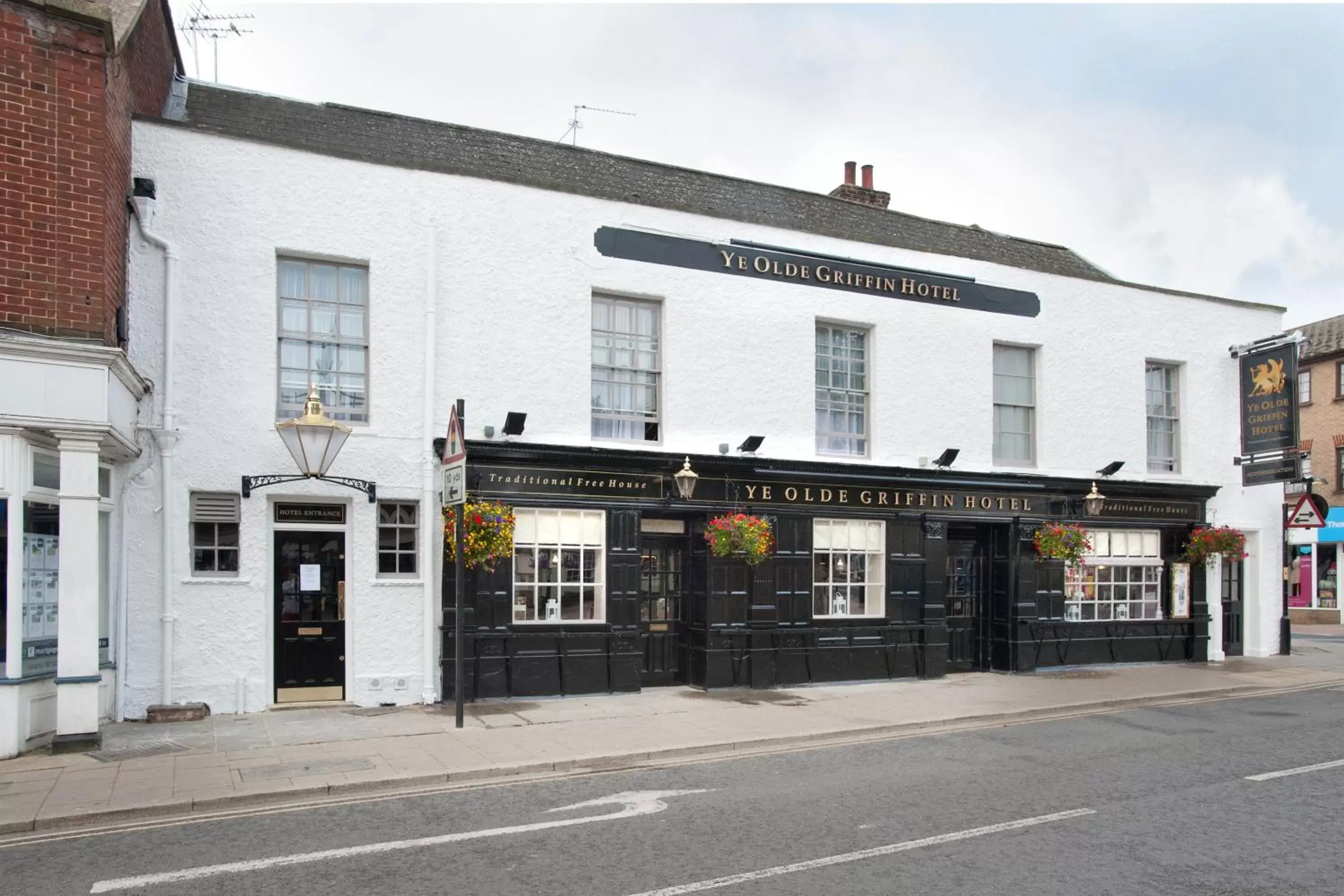 Facade/entrance, Property Building in Ye Olde Griffin