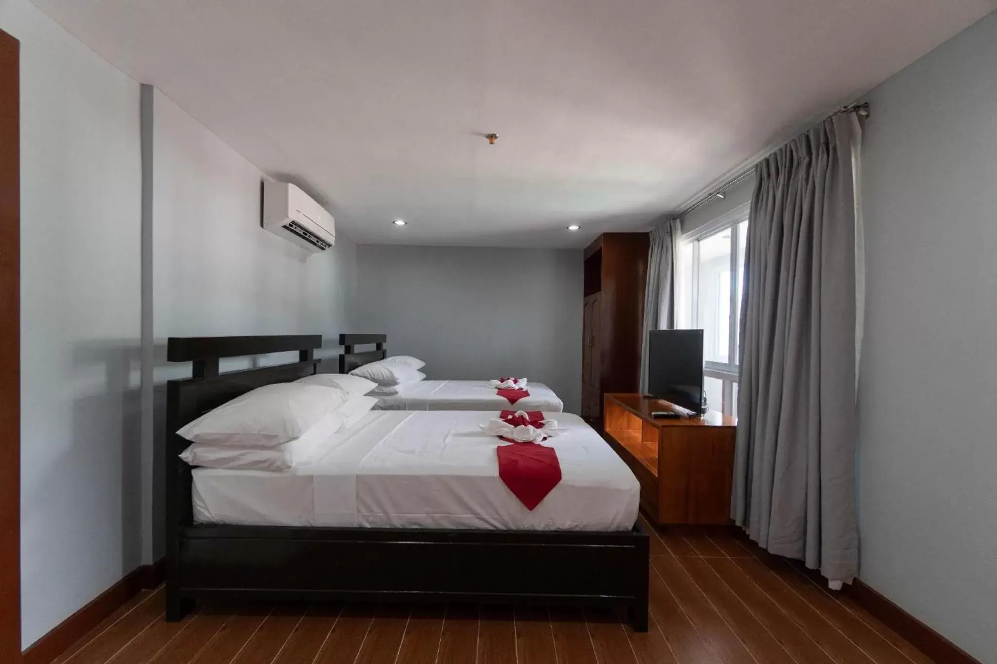 Bed in One Averee Bay Hotel Bed in One Averee Bay Hotel