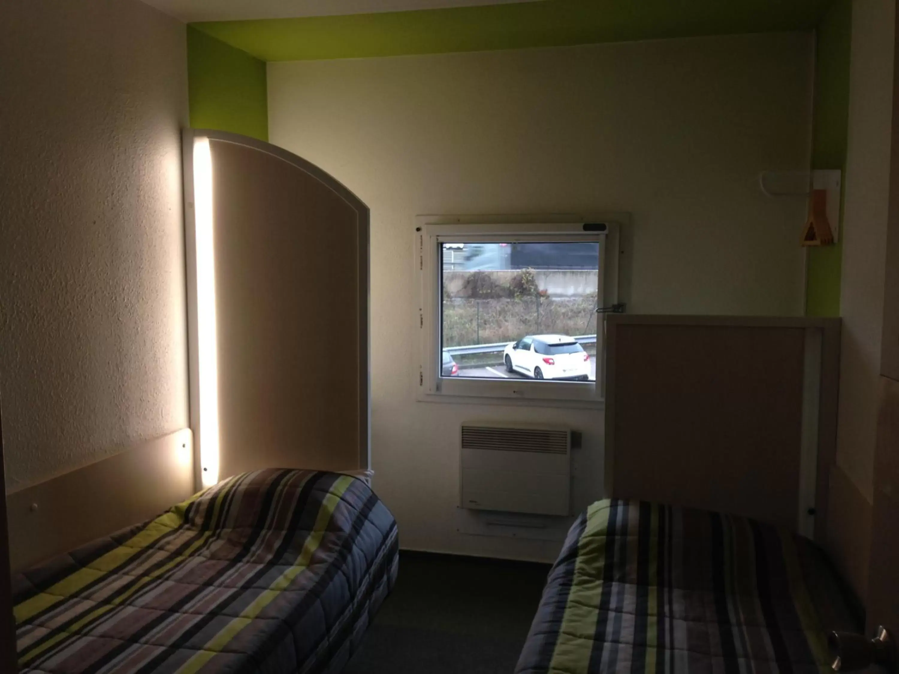 Bedroom, Bed in hotelF1 Saint Etienne Est La Grand Croix