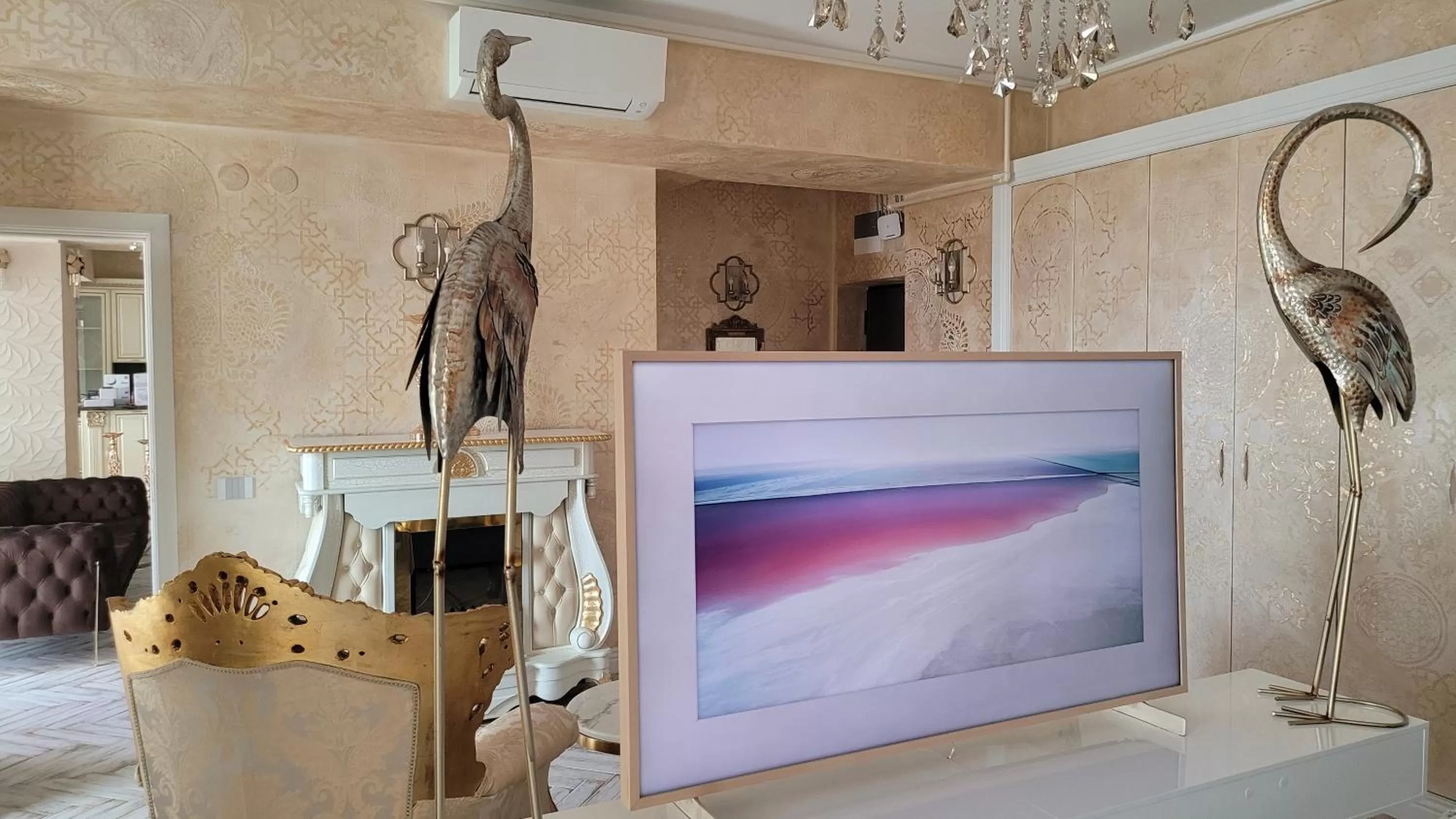 TV and multimedia in Terrace Suites Iasi