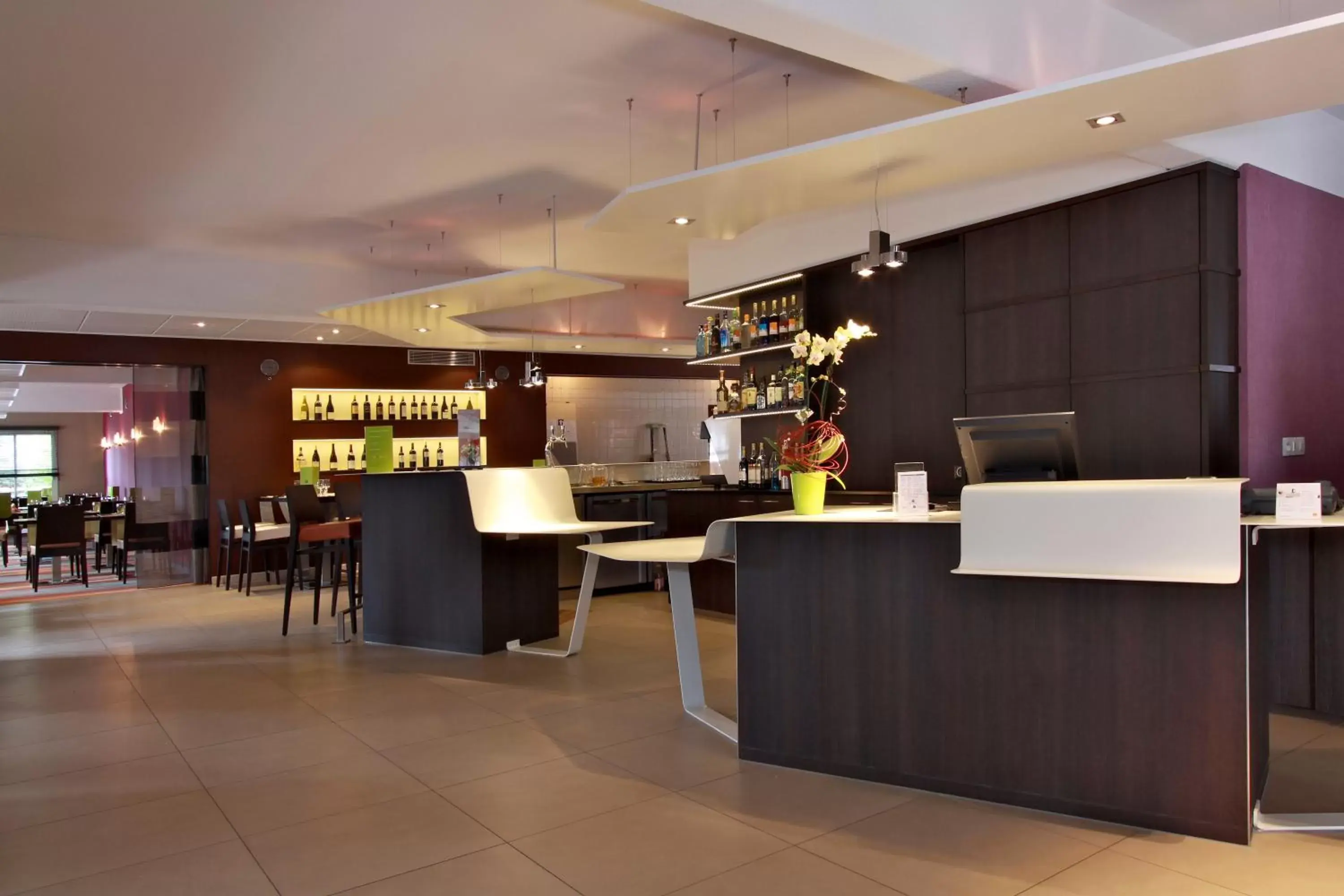 Lobby or reception in Mercure Hexagone Luxeuil