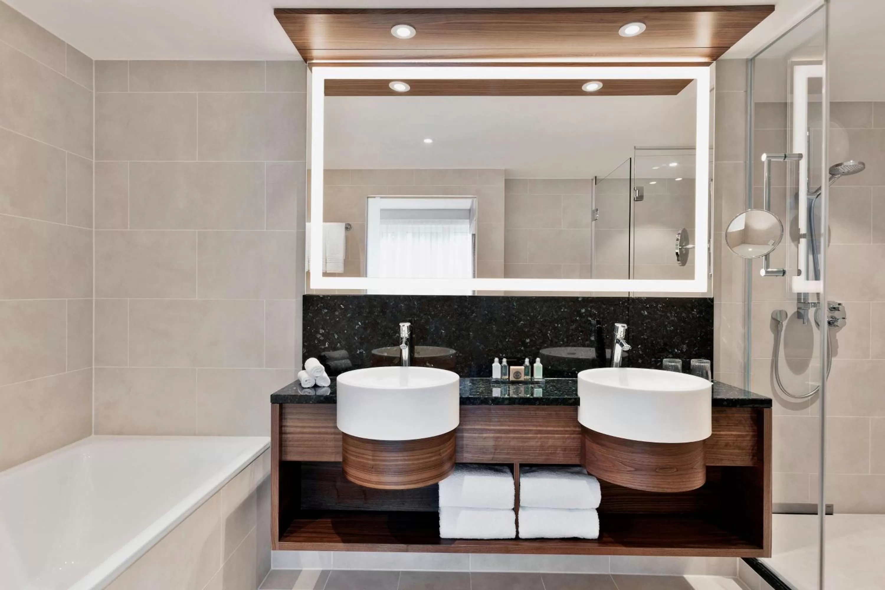 Bathroom in Vienna Marriott Hotel