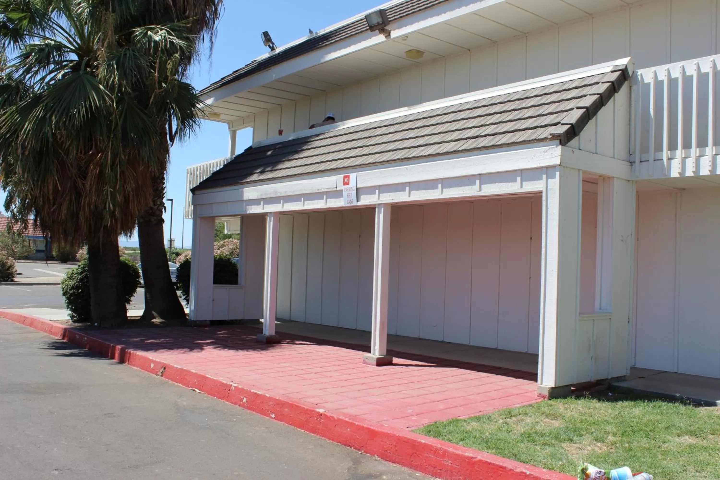 Property building in Motel 6-Coalinga, CA - East