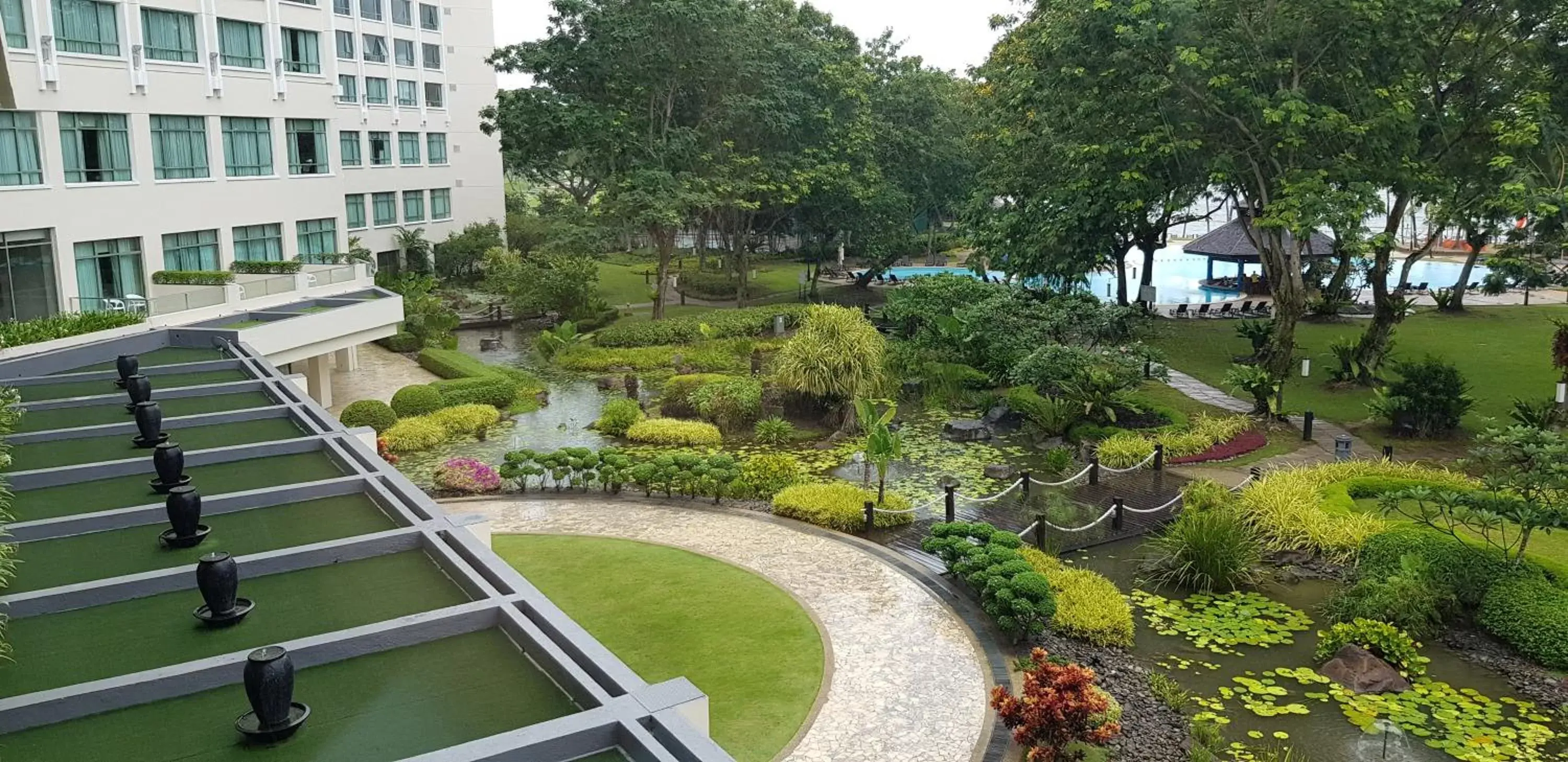 Garden view in The Pacific Sutera