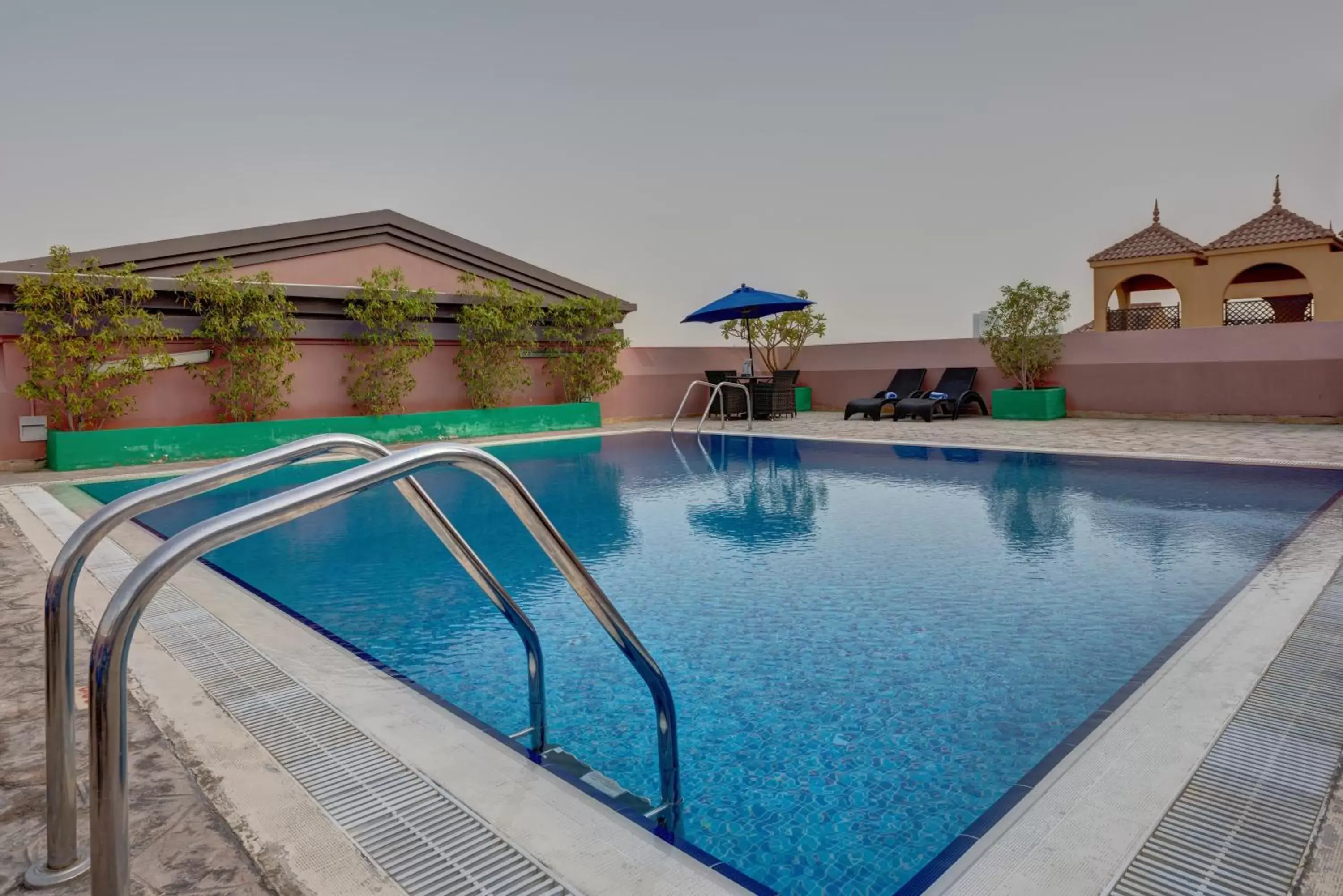 , Swimming Pool in Golden Tulip Hotel Al Barsha