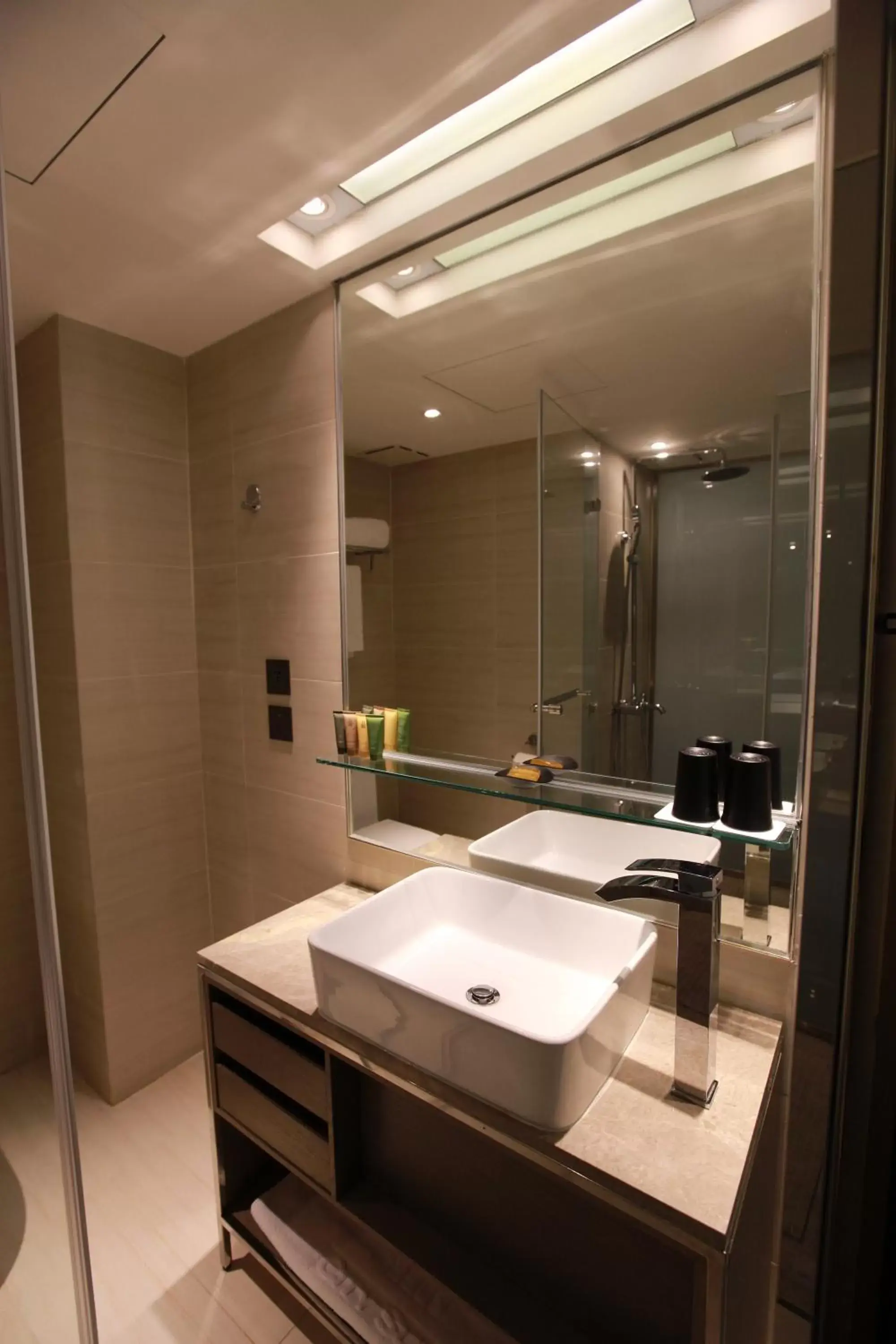 Other, Bathroom in Hotel Midtown Richardson