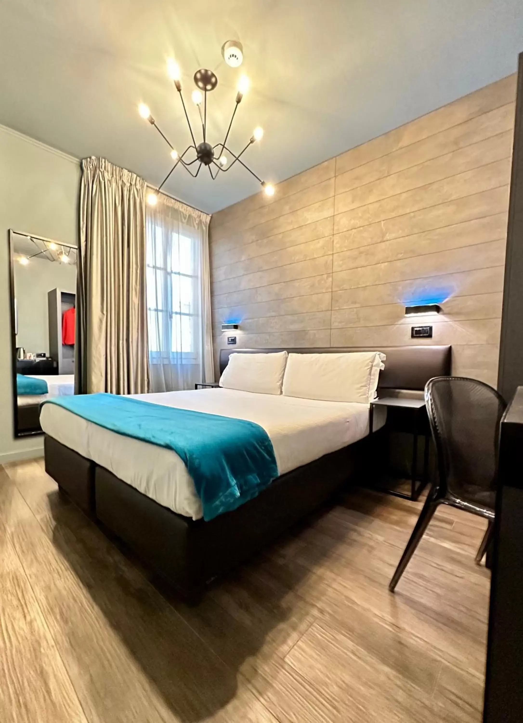 Bedroom, Bed in Globus Urban Hotel