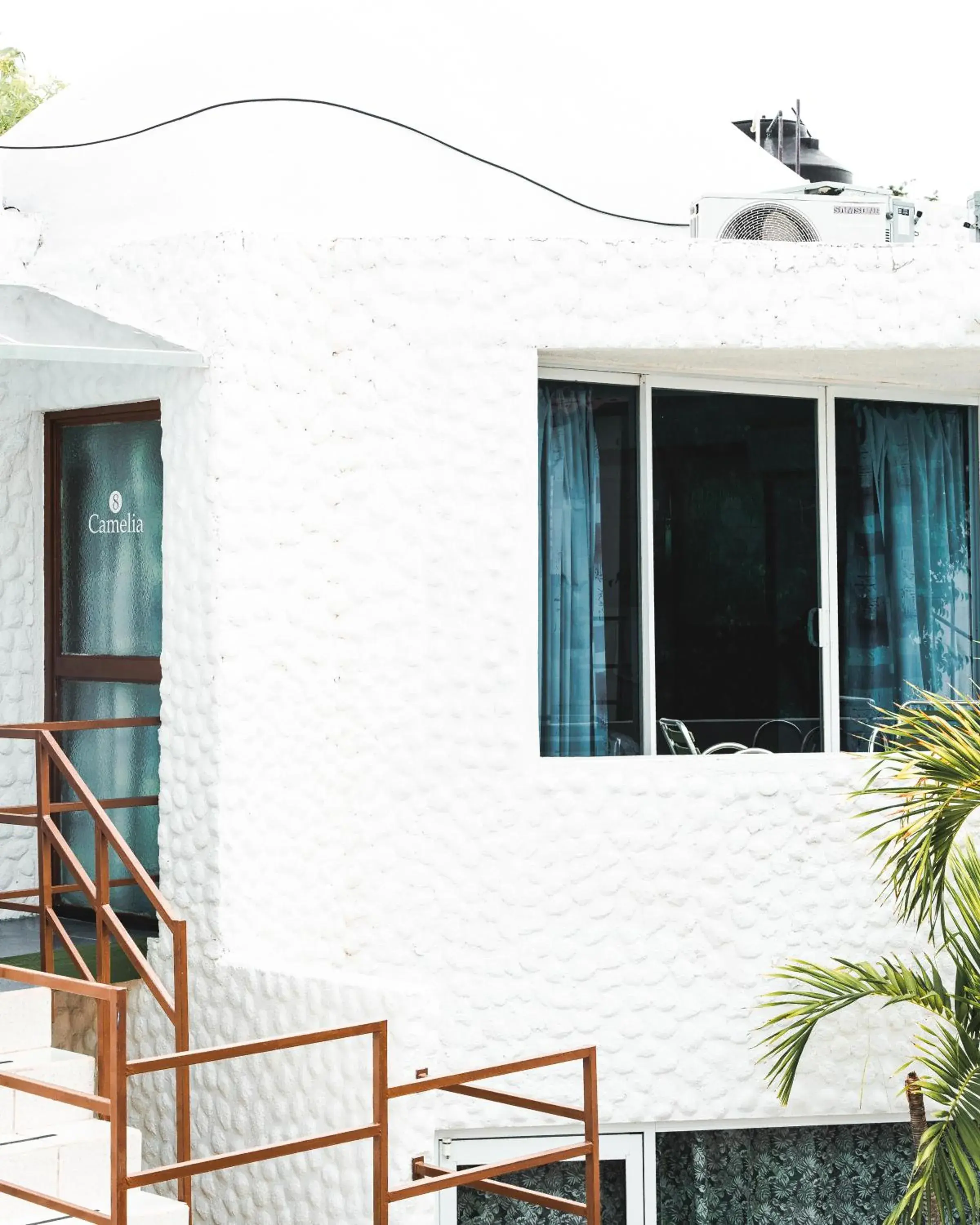 Facade/entrance in Hotel Allende