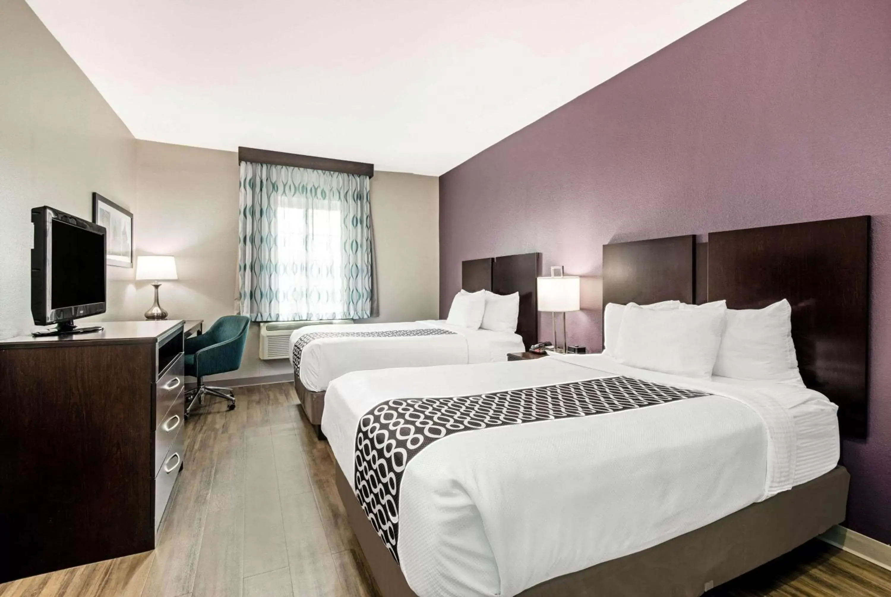 Deluxe Double Room with Two Double Beds - Non-Smoking in La Quinta by Wyndham New Cumberland - Harrisburg Deluxe Double Room with Two Double Beds - Non-Smoking in La Quinta by Wyndham New Cumberland - Harrisburg