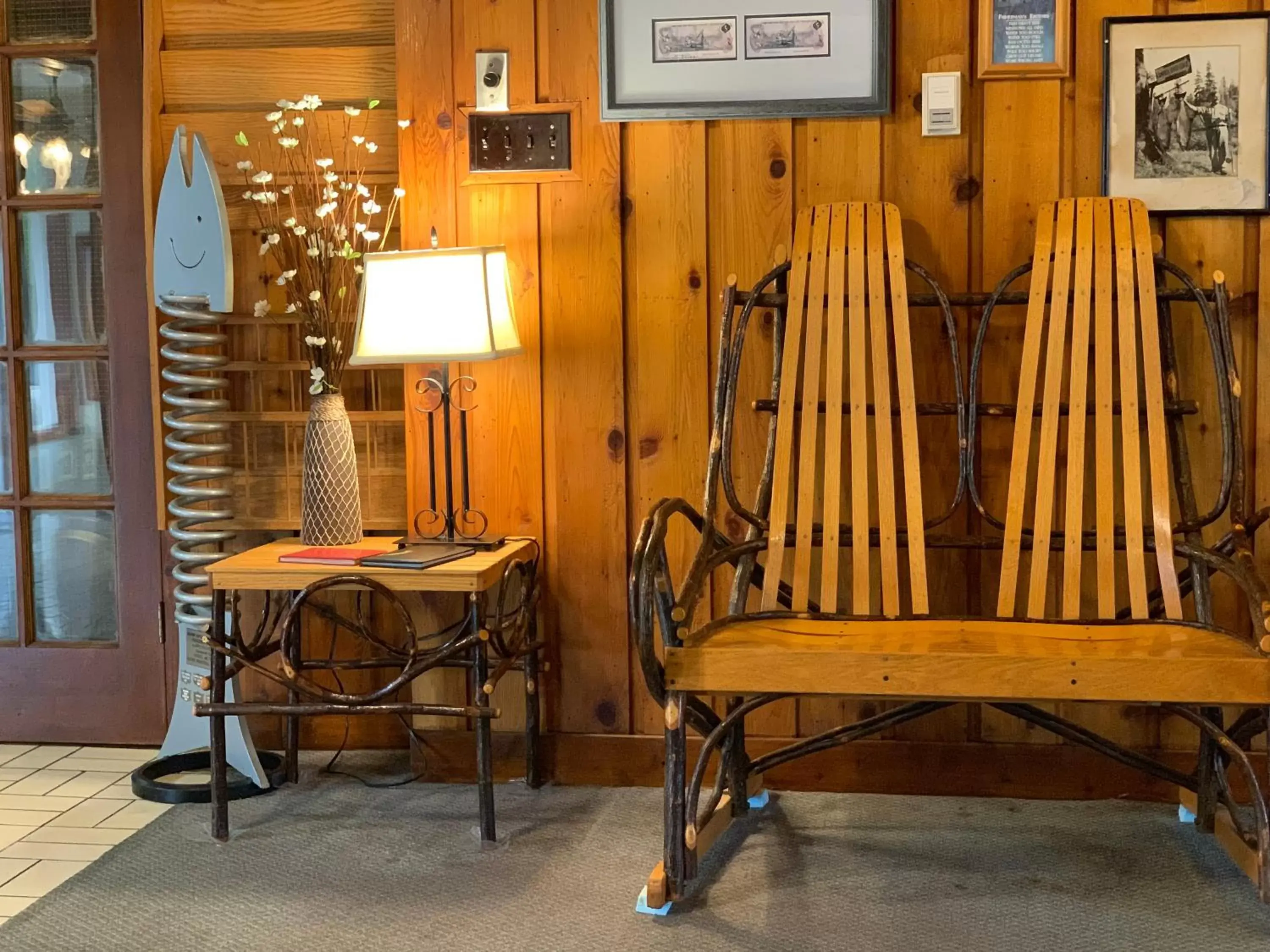 Seating area in Campbell River Lodge by Riverside