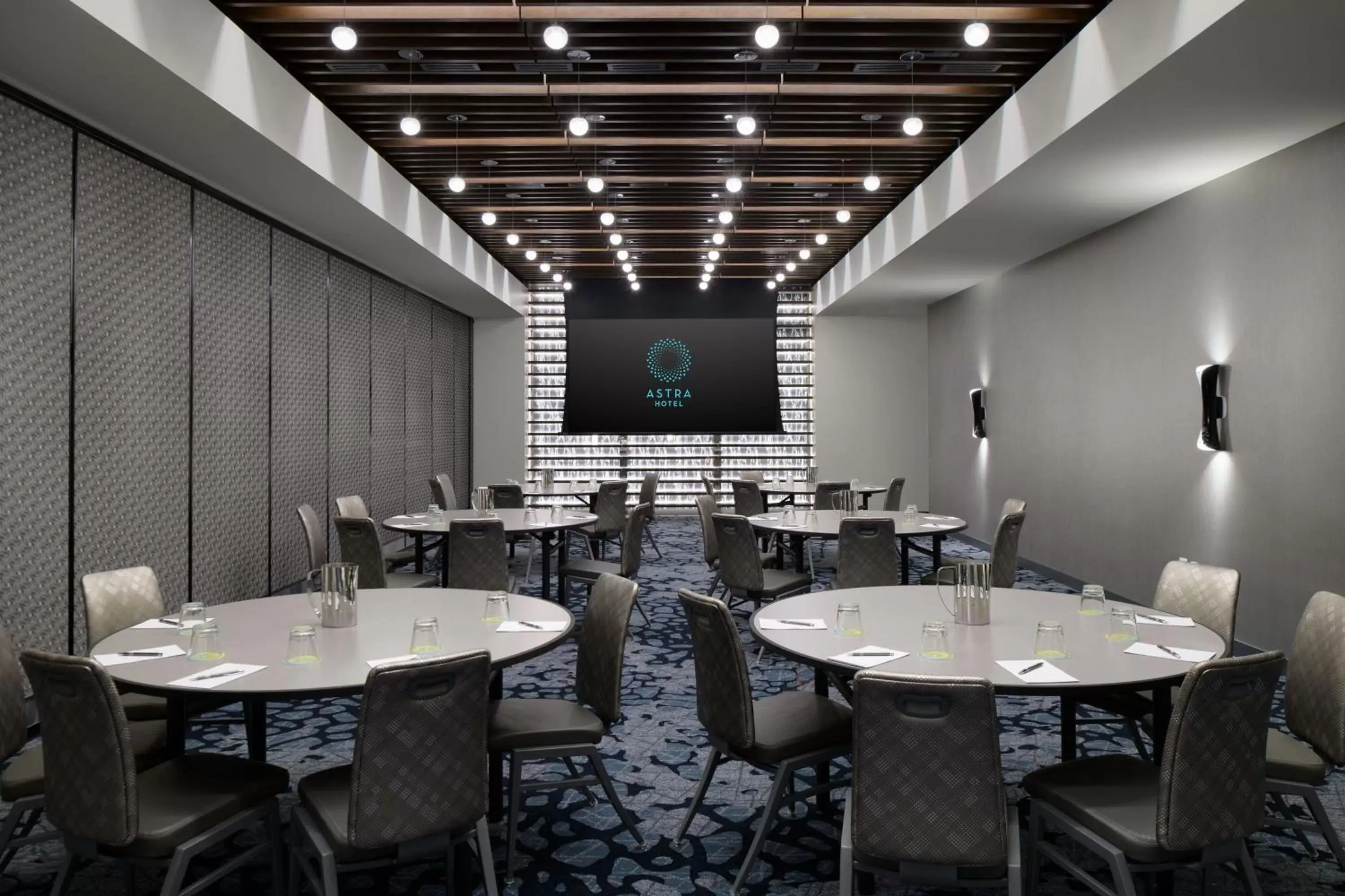 Meeting/conference room in Astra Hotel, Seattle, A Tribute Portfolio Hotel by Marriott