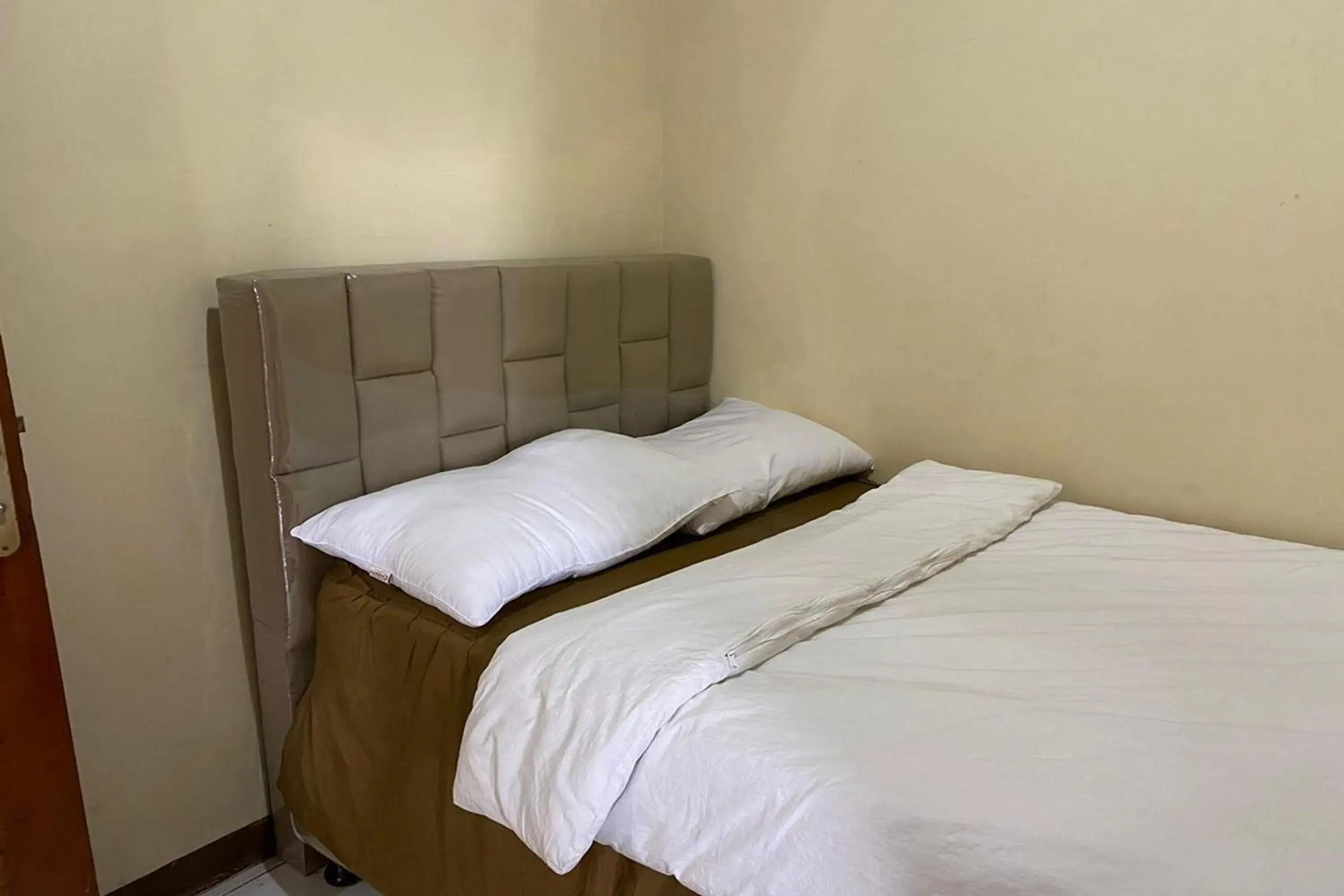 Bed in Villa Buana Graha Syariah
