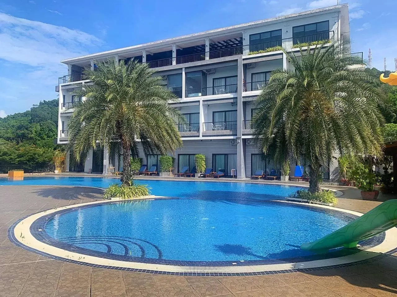 Swimming pool, Property Building in KEP BAY HOTEL & RESORT