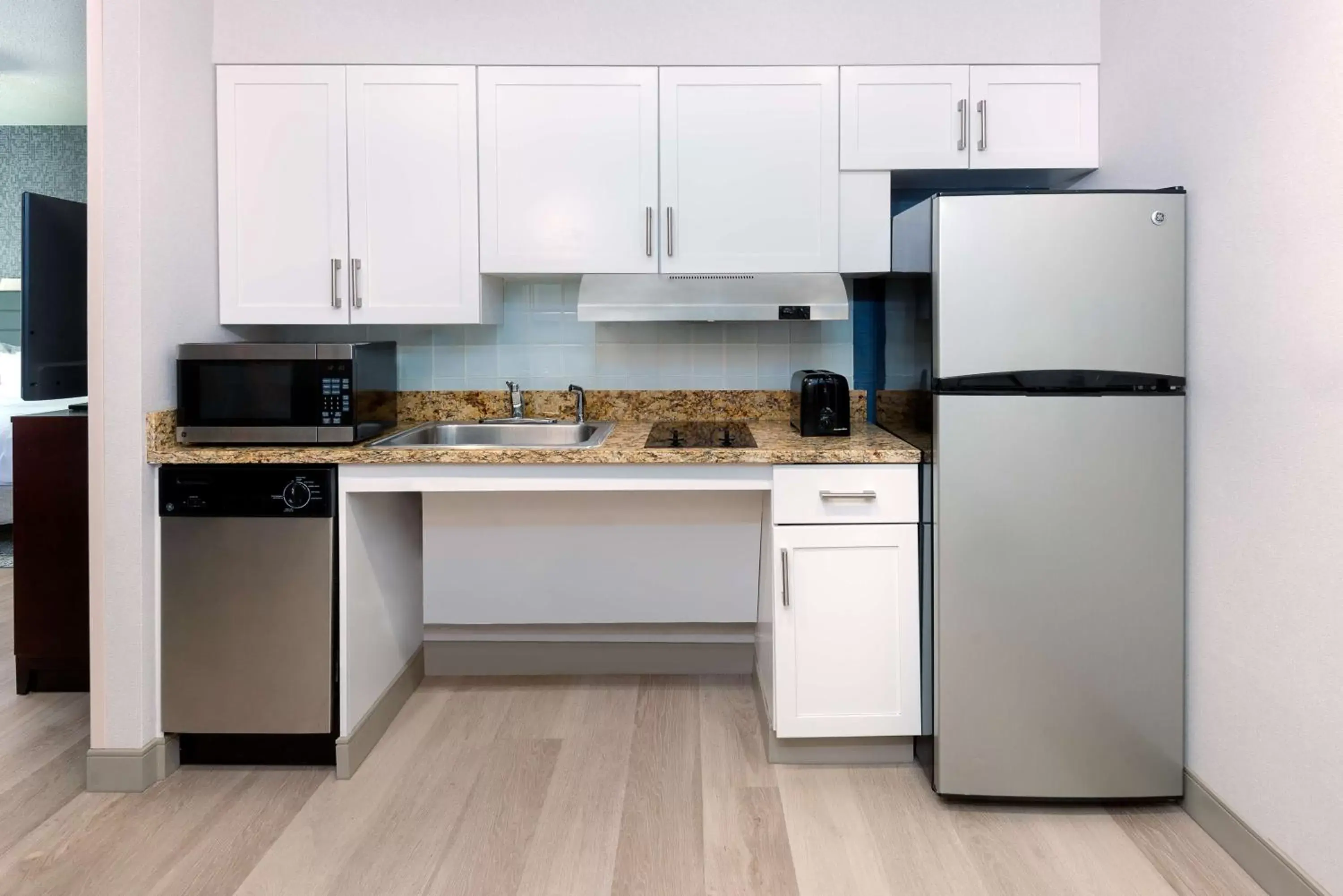 Kitchen or kitchenette, Kitchen/Kitchenette in Homewood Suites by Hilton Boston/Canton, MA