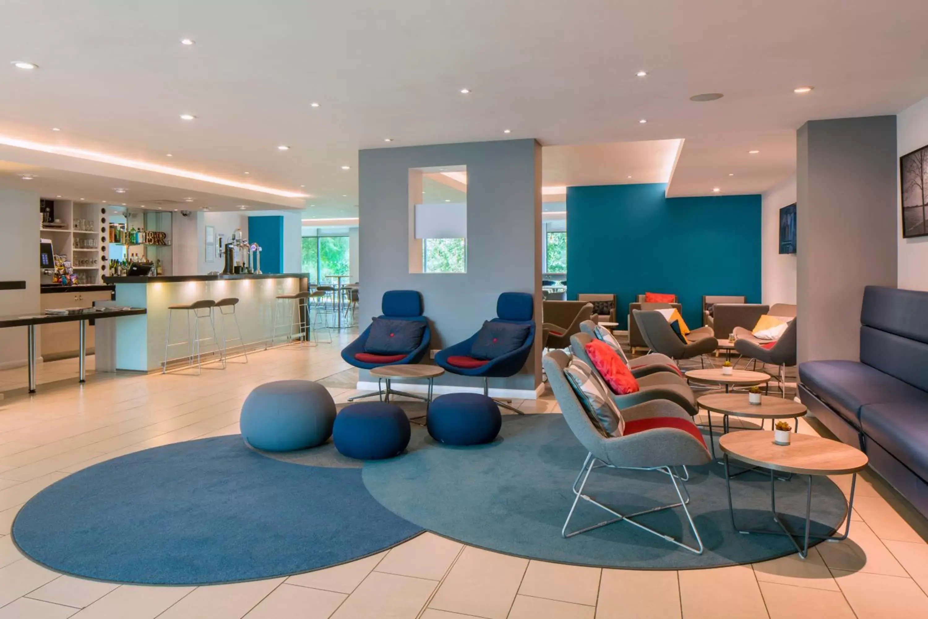 Lobby or reception in Holiday Inn Express Doncaster, an IHG Hotel