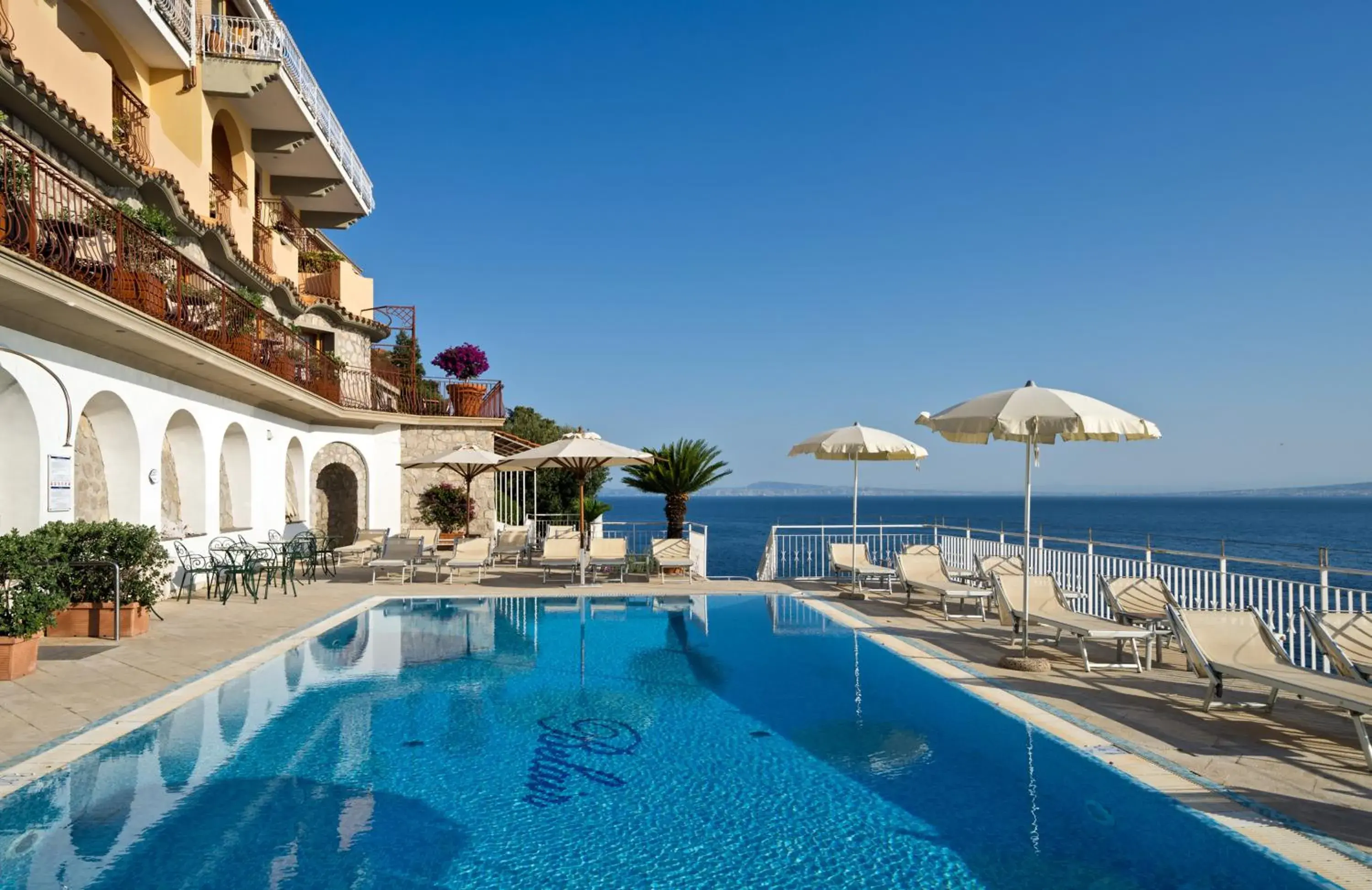 Pool view, Swimming Pool in Hotel Belair