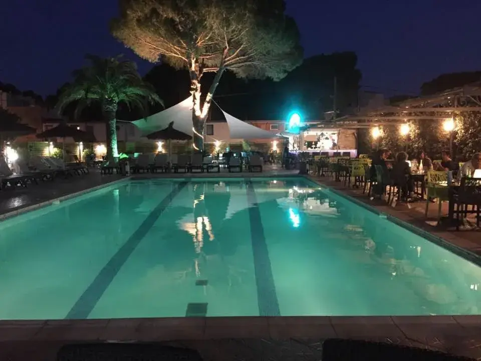 Swimming Pool in Hotel Aquarius
