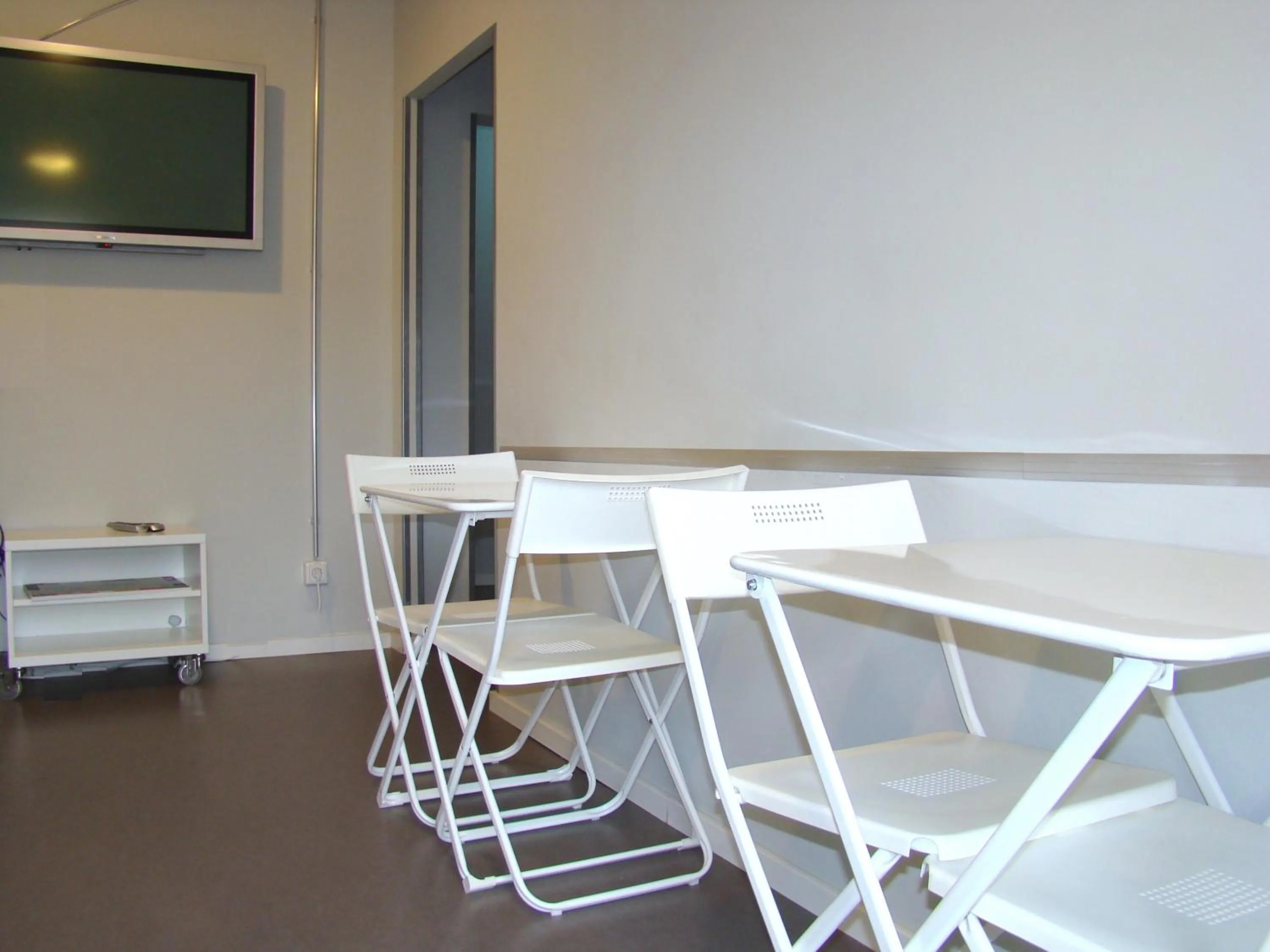 Communal lounge/ TV room in BNB near Brandenburg Gate - Rooms & Apartments