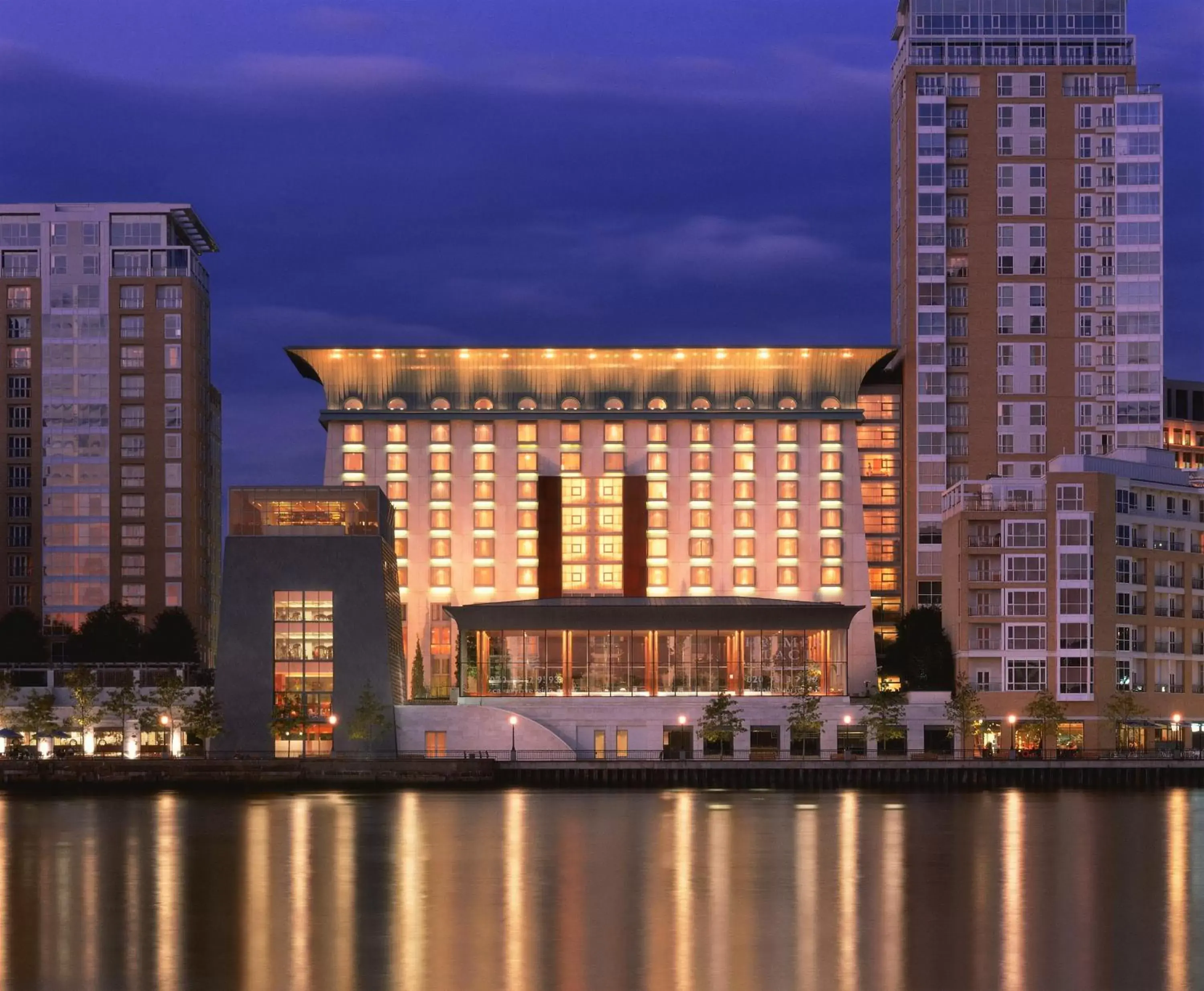 Property building in Canary Riverside Plaza Hotel