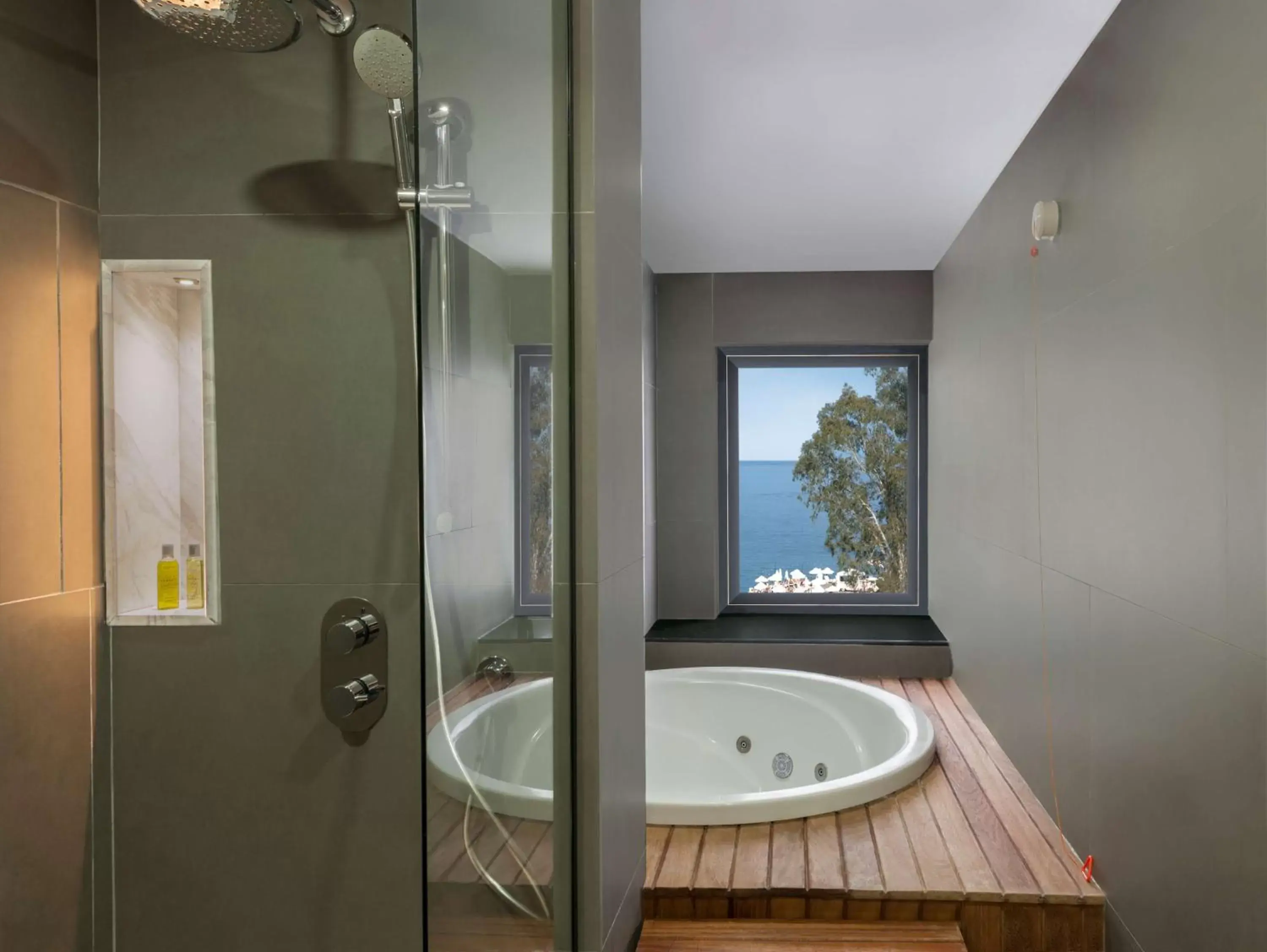 Bathroom in DoubleTree By Hilton Antalya-Kemer