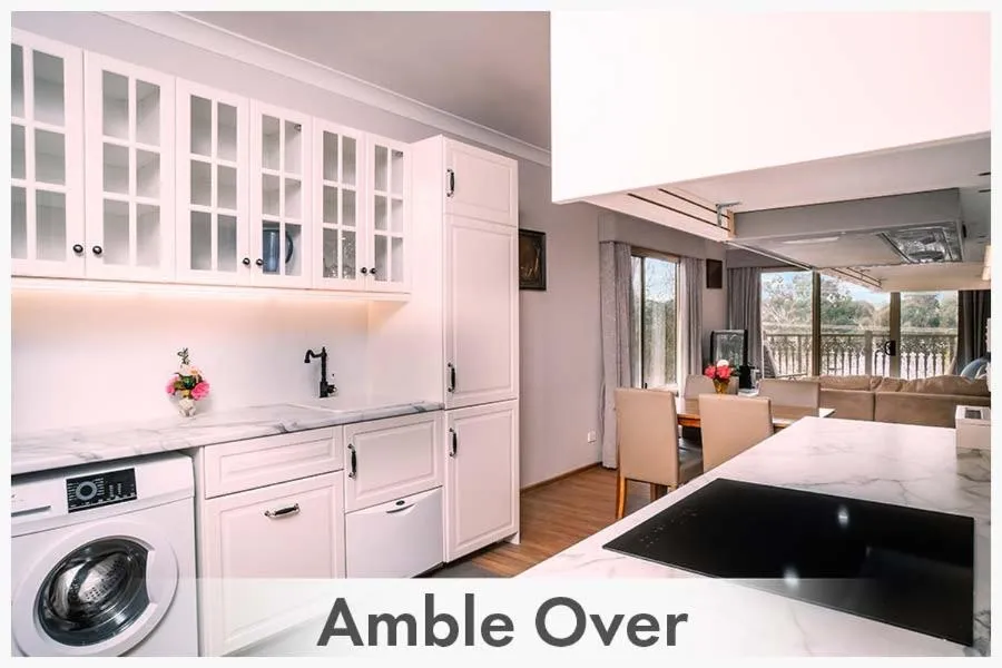 Kitchen or kitchenette, Bed in Amble at Hahndorf
