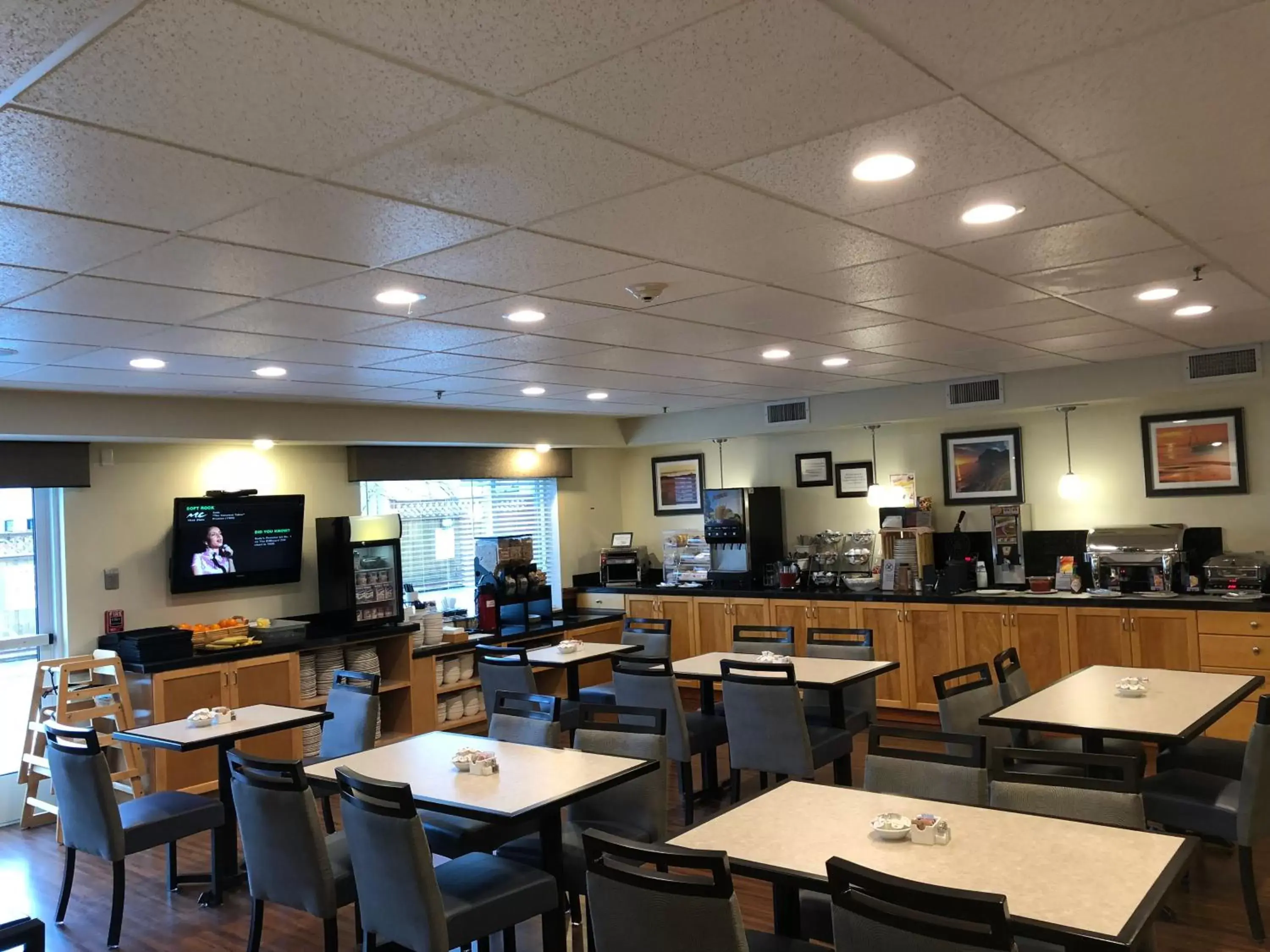 Breakfast, Restaurant/Places to Eat in Best Western Plus Edmonds Harbor Inn