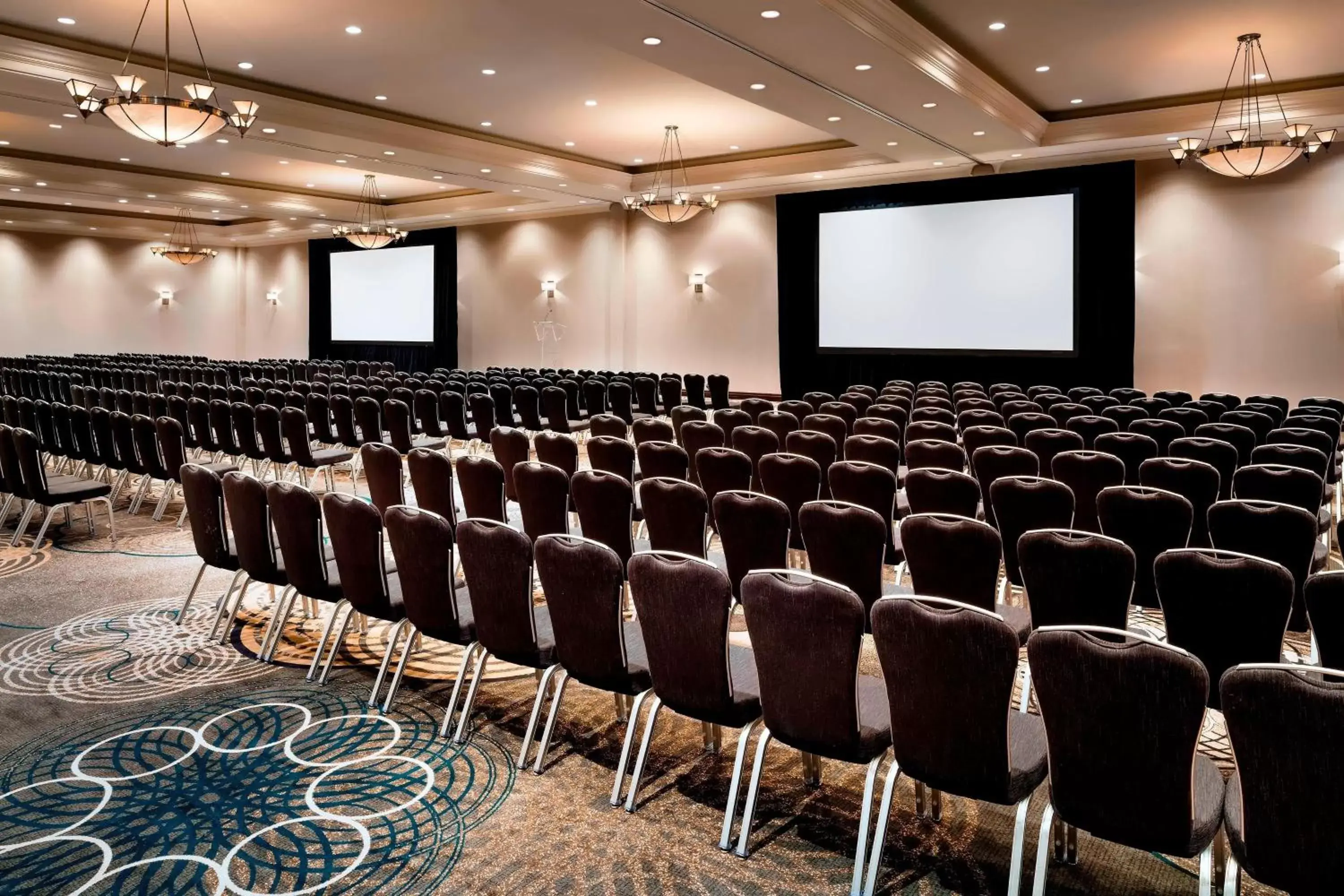 Meeting/conference room in Sheraton Toronto Airport Hotel & Conference Centre