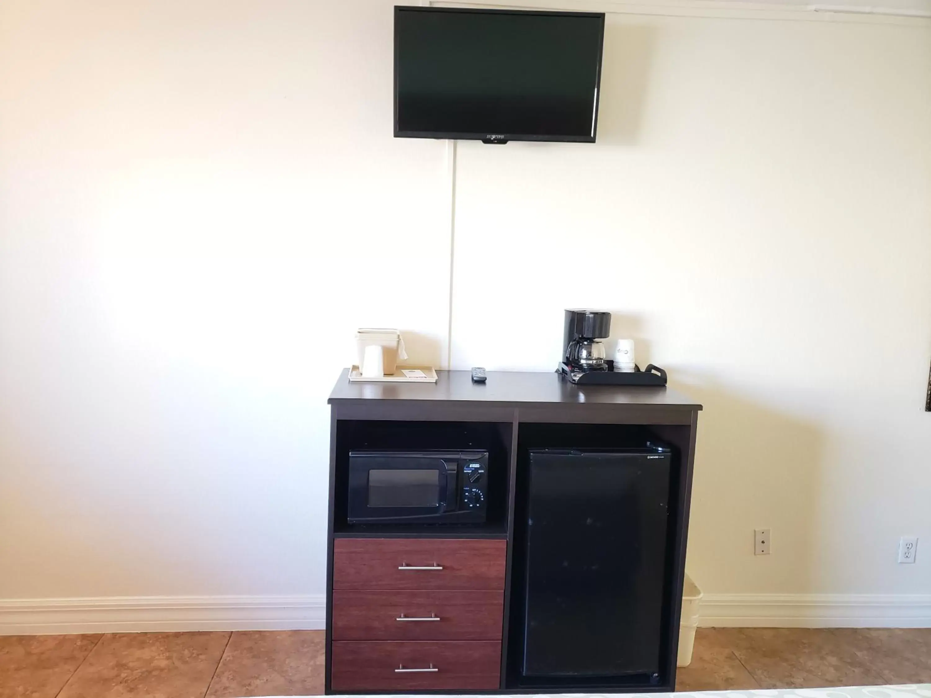 TV/Entertainment Center in Oceanfront Inn and Suites - Ormond