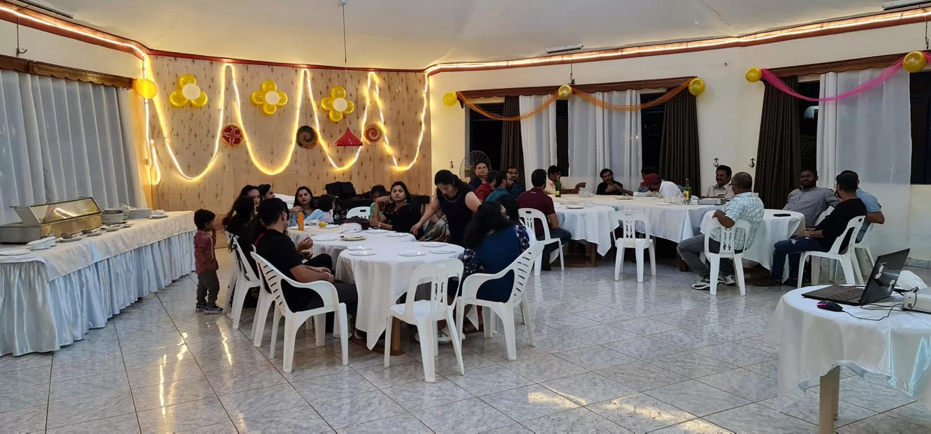 Restaurant/places to eat in Northern Pearl