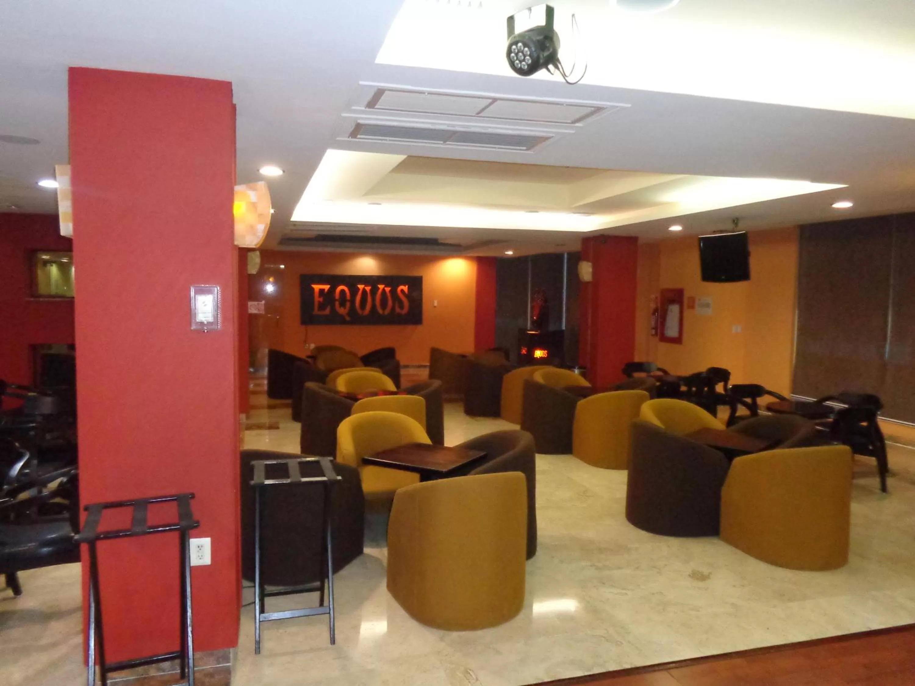 Restaurant/places to eat in Hípico inn Hotel