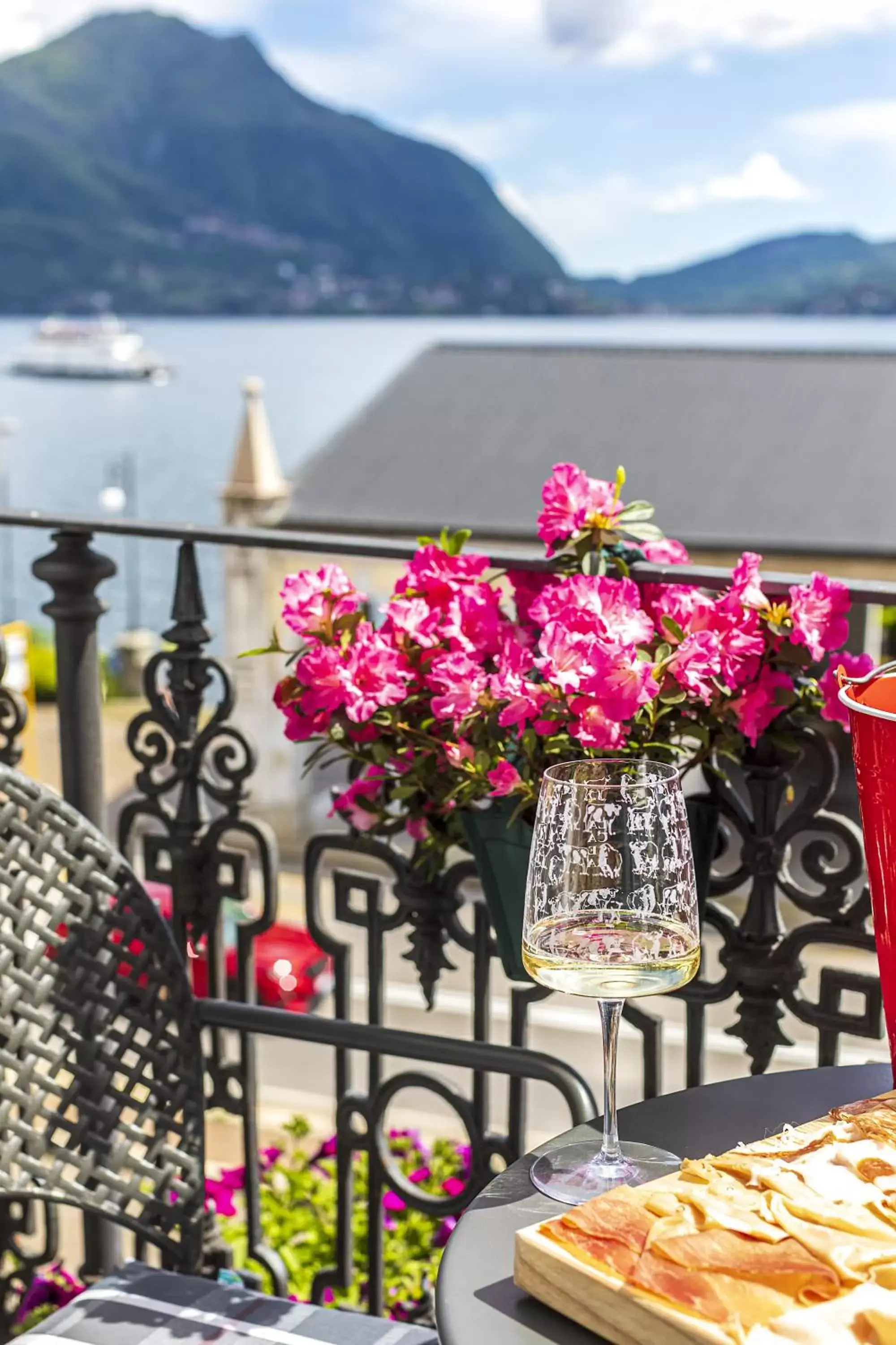 Balcony/Terrace in Intra Hotel