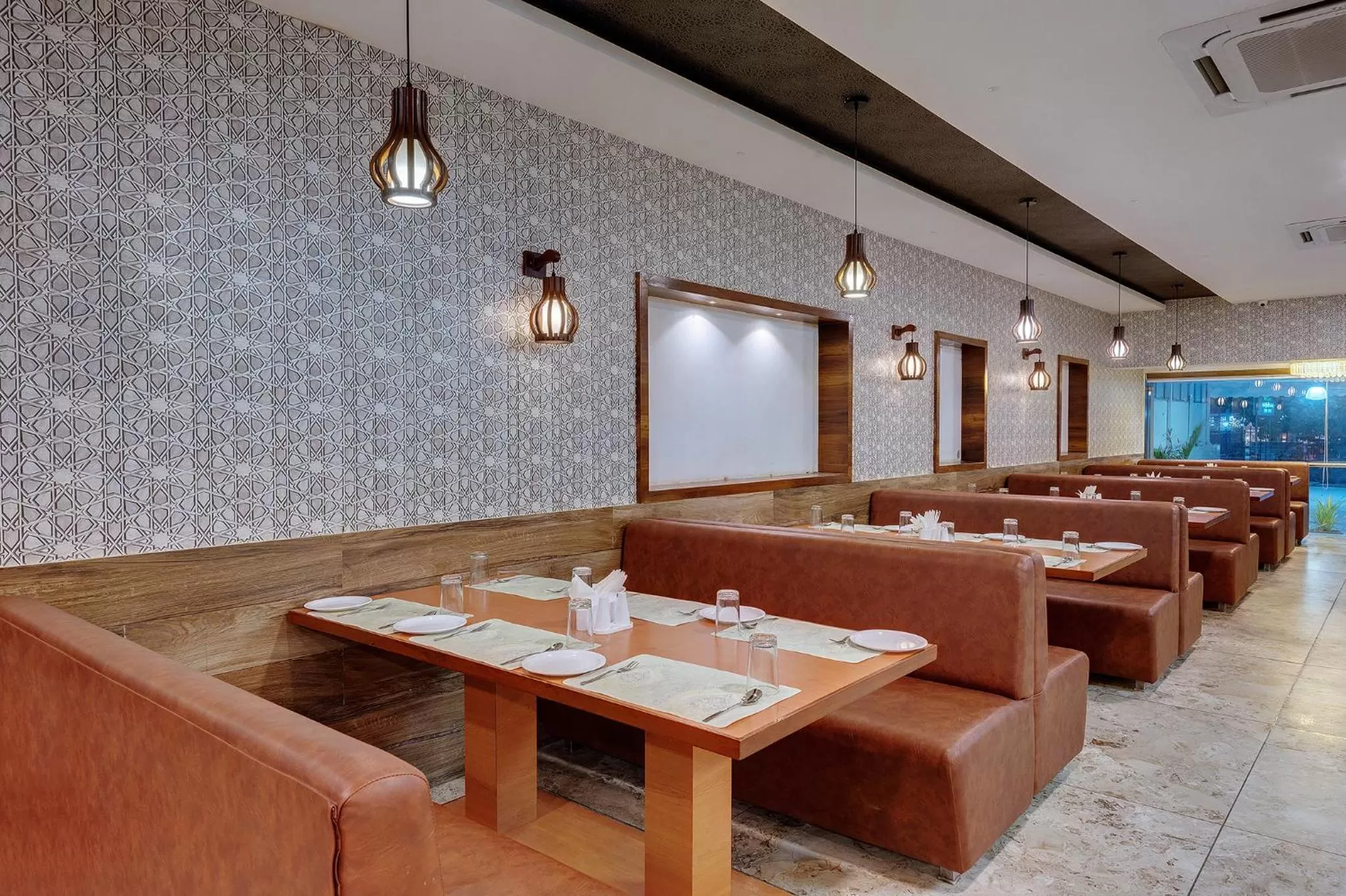 Restaurant/places to eat in Guruprerna Beacon Resort, Dwarka