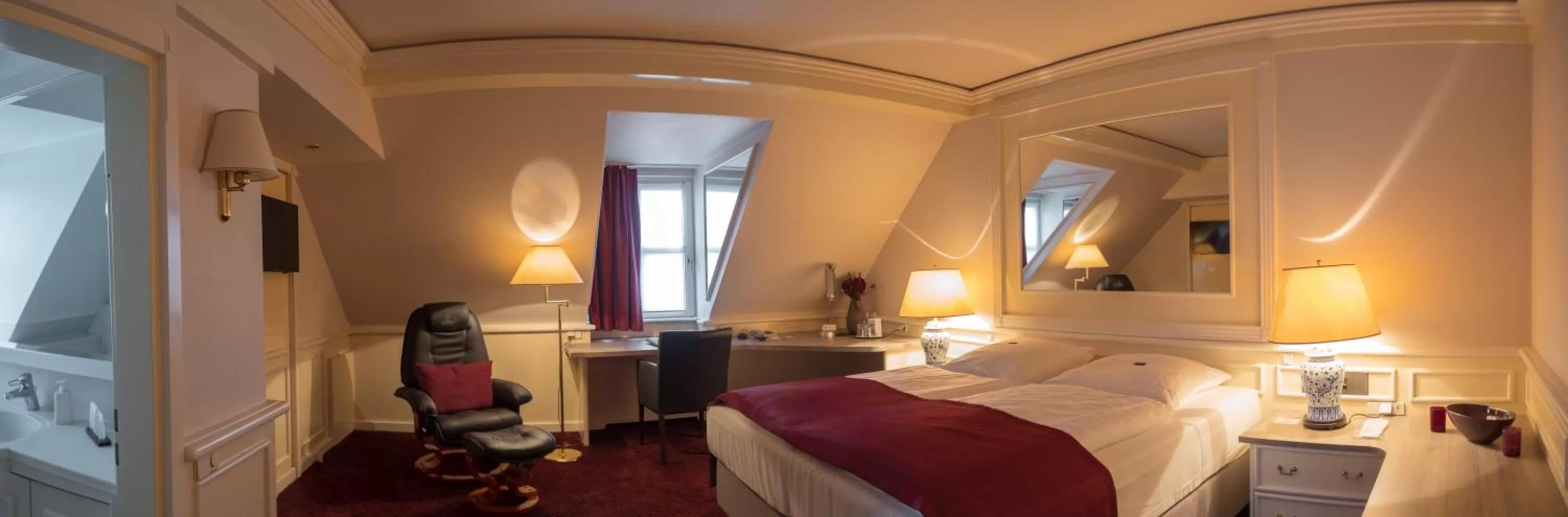 Bed in Hotel Lippischer Hof