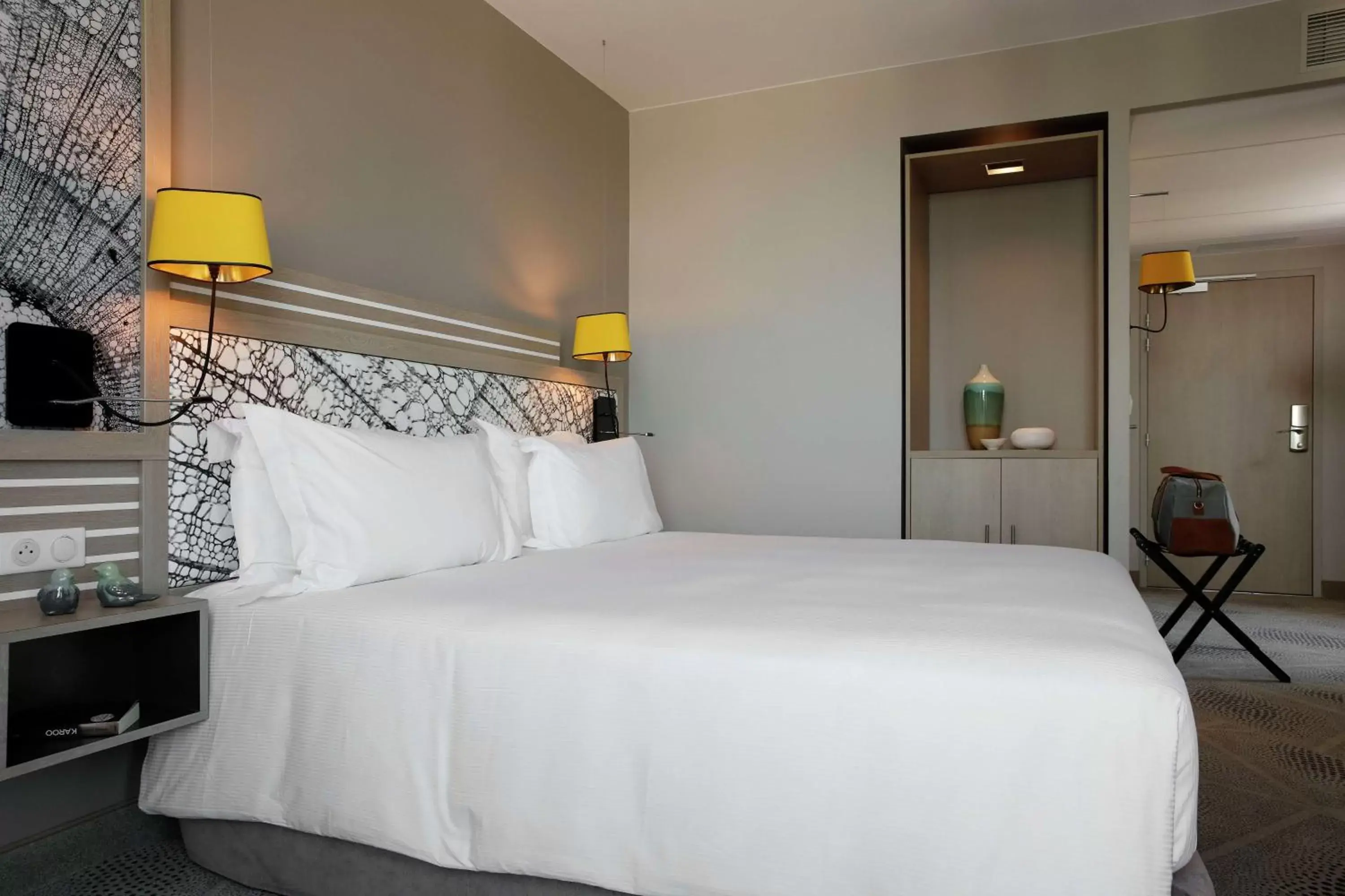 Bedroom, Bed in Hilton Garden Inn Bordeaux Centre
