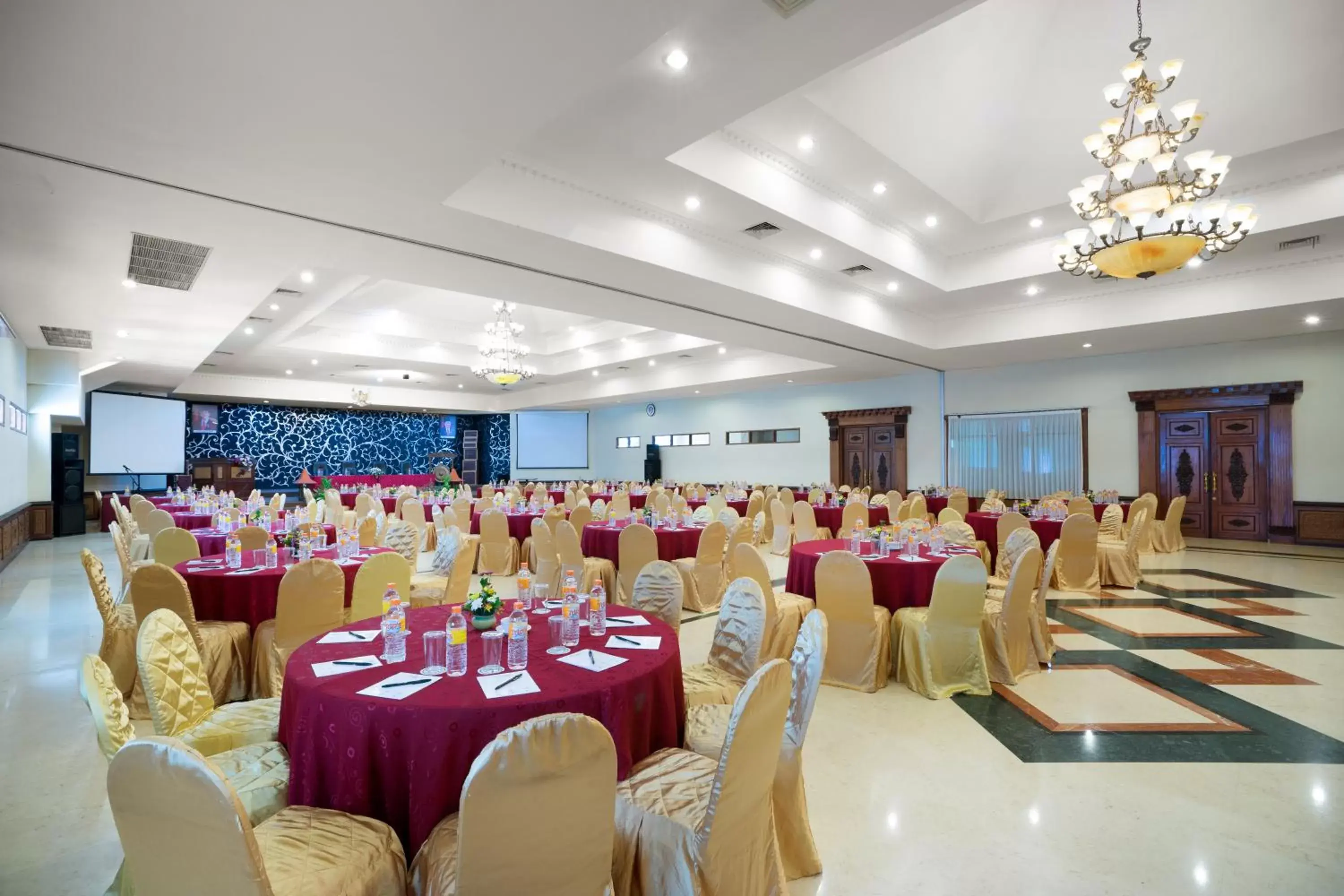 Banquet/Function facilities, Banquet Facilities in Royal Orchids Garden Hotel & Condominium