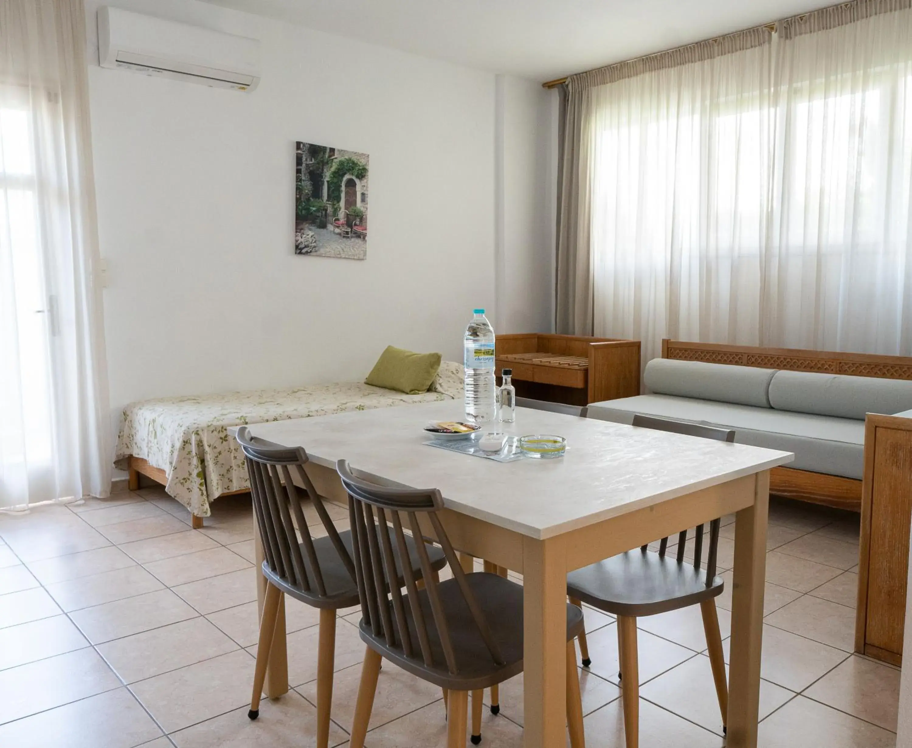 Dining Area in Ilian Beach