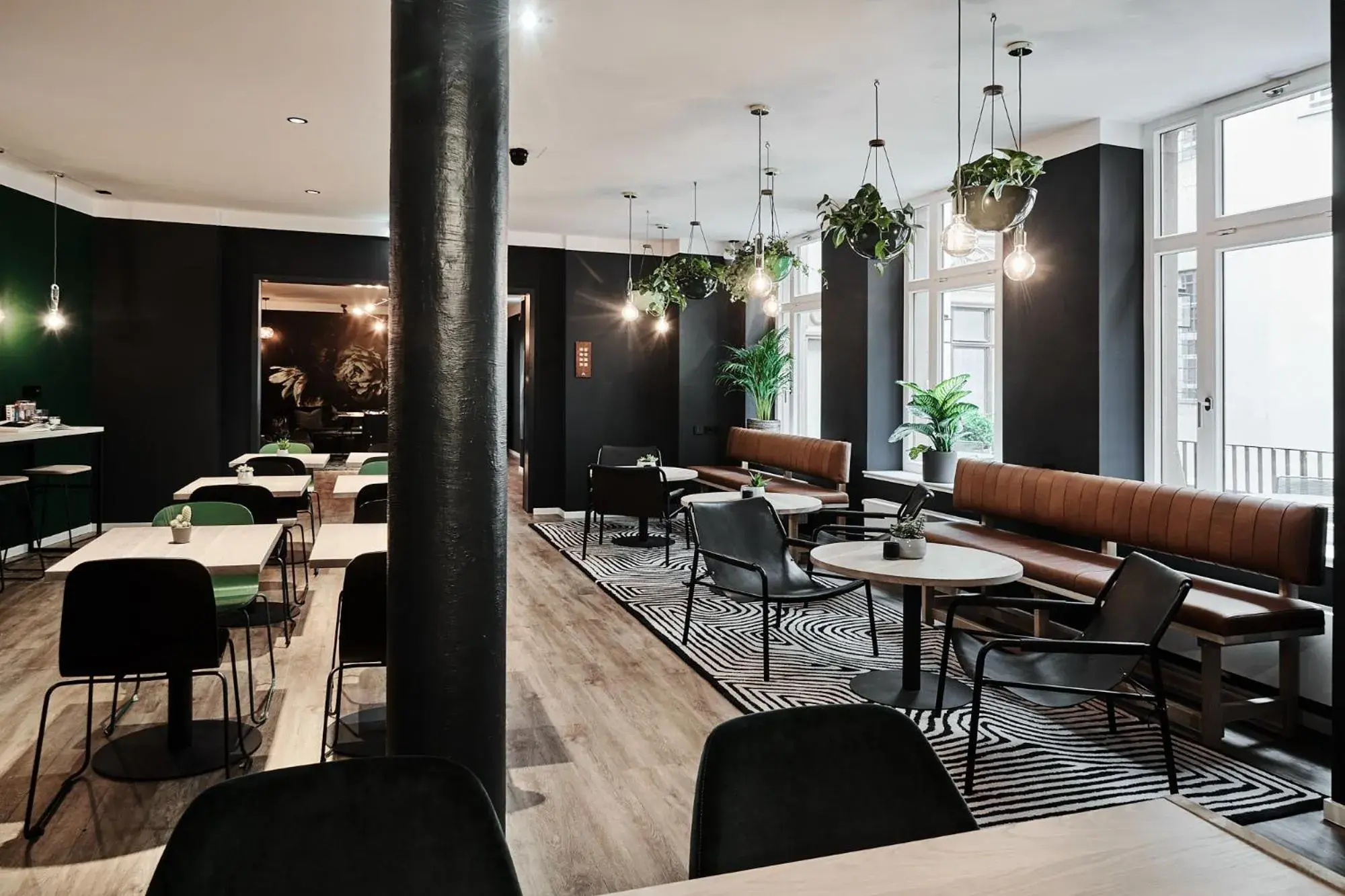 Lounge or bar in GRONERS Leipzig City Center Lounge or bar in GRONERS Leipzig City Center