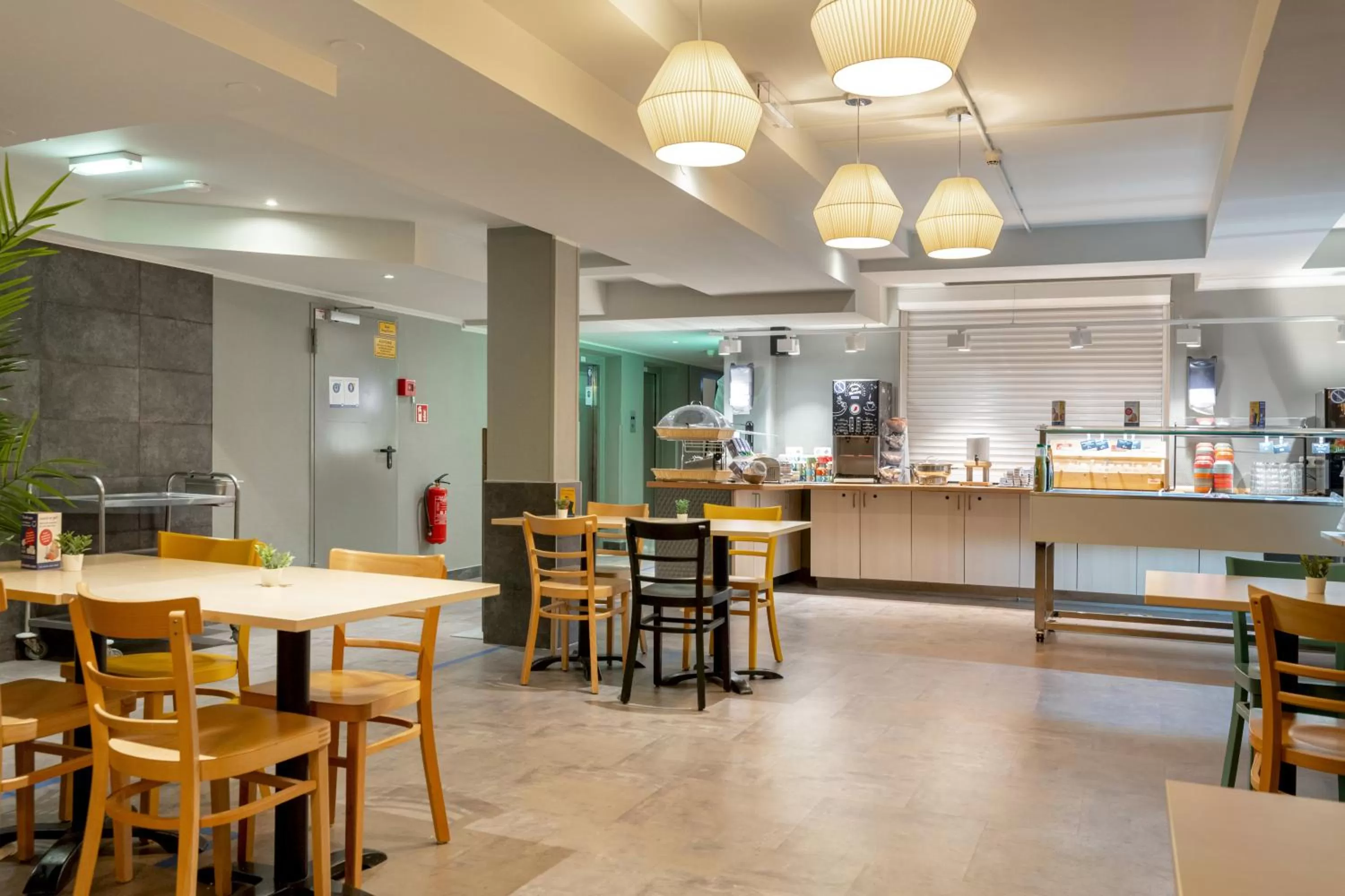 Restaurant/places to eat in a&o Hamburg Hammer Kirche