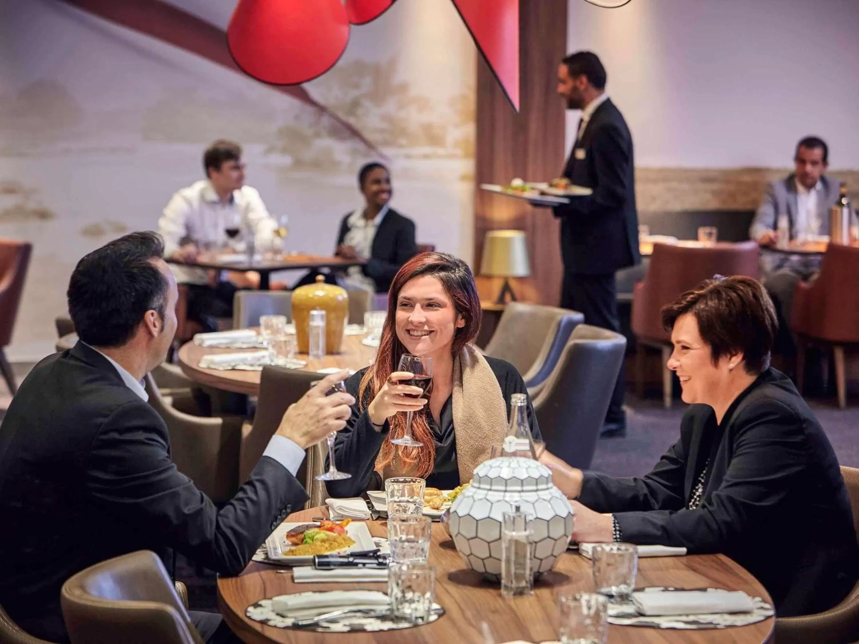 Restaurant/Places to Eat in Mercure Paris CDG Airport & Convention