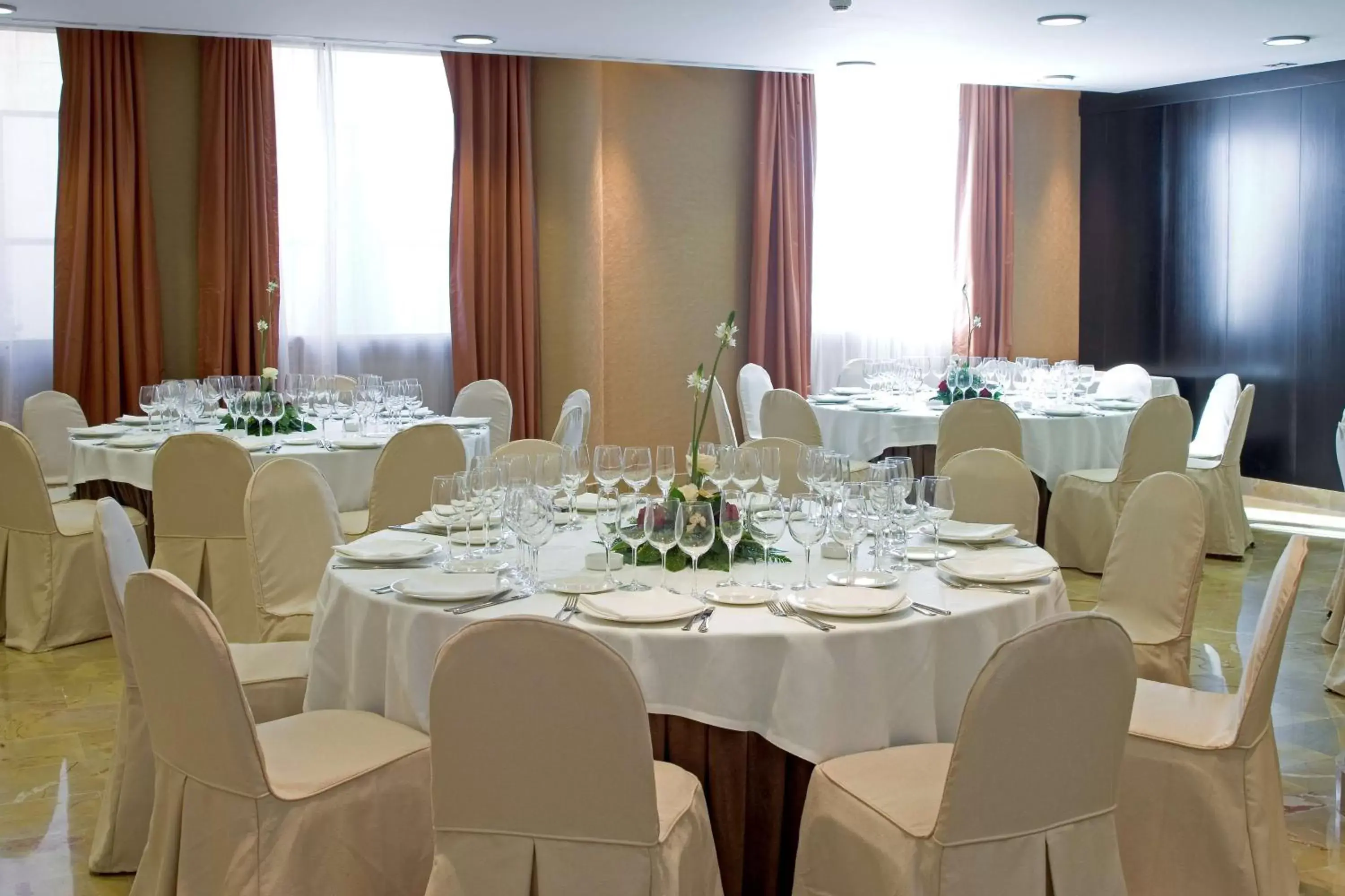 On site, Banquet Facilities in Sercotel Puerta de la Catedral